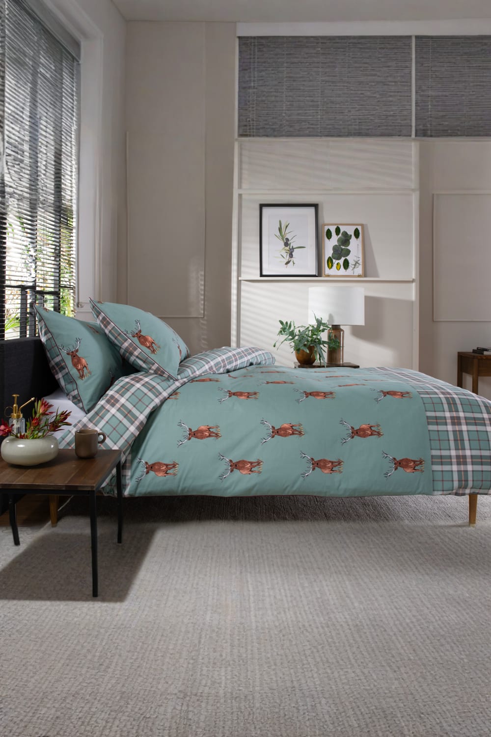 Highland Fell 100% Cotton Duvet Cover Set – Stag Printed Bedding With Piped Edging | King | Green