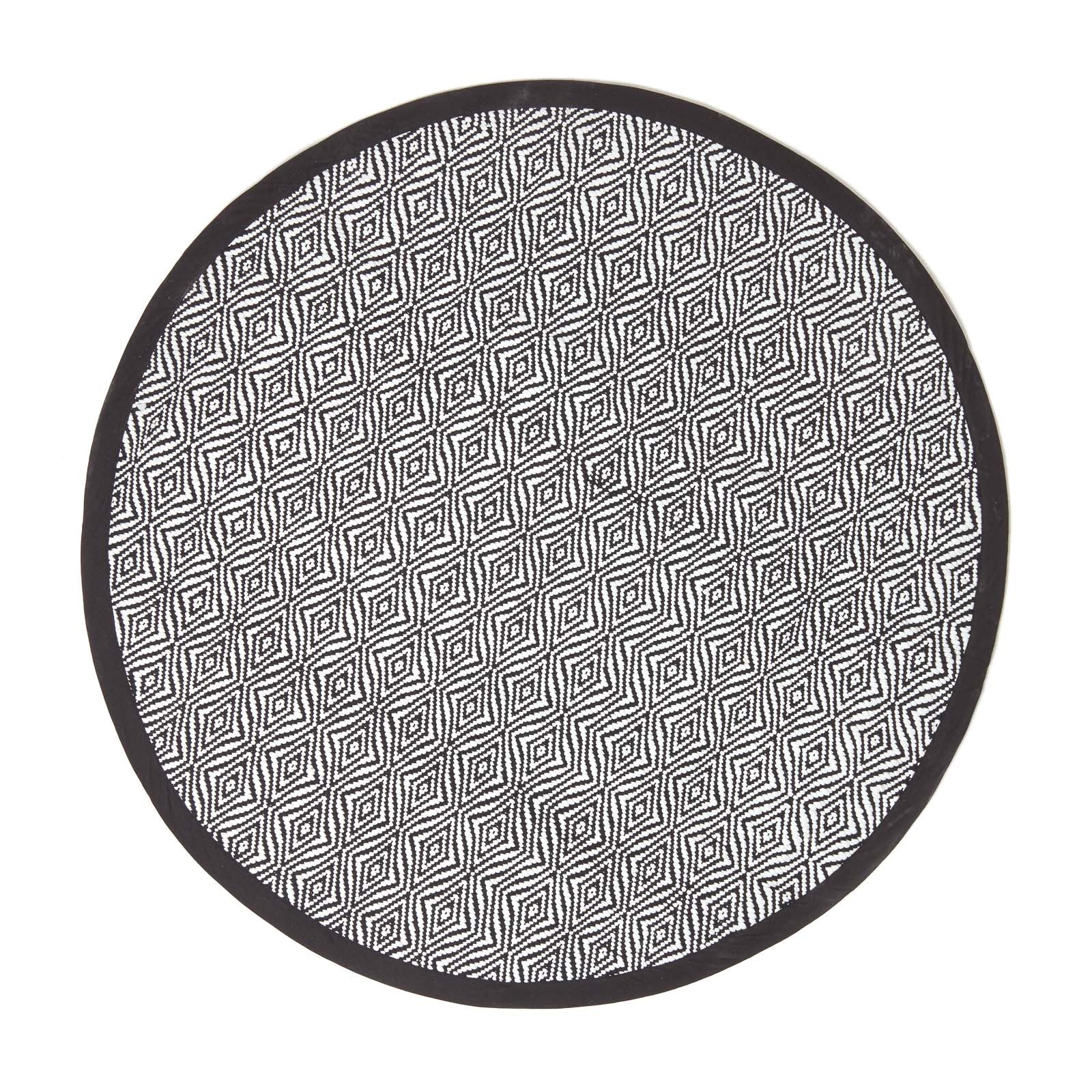Trance Black And White Diamond Pattern Recycled Fibre Rug | 150cm | Black & White