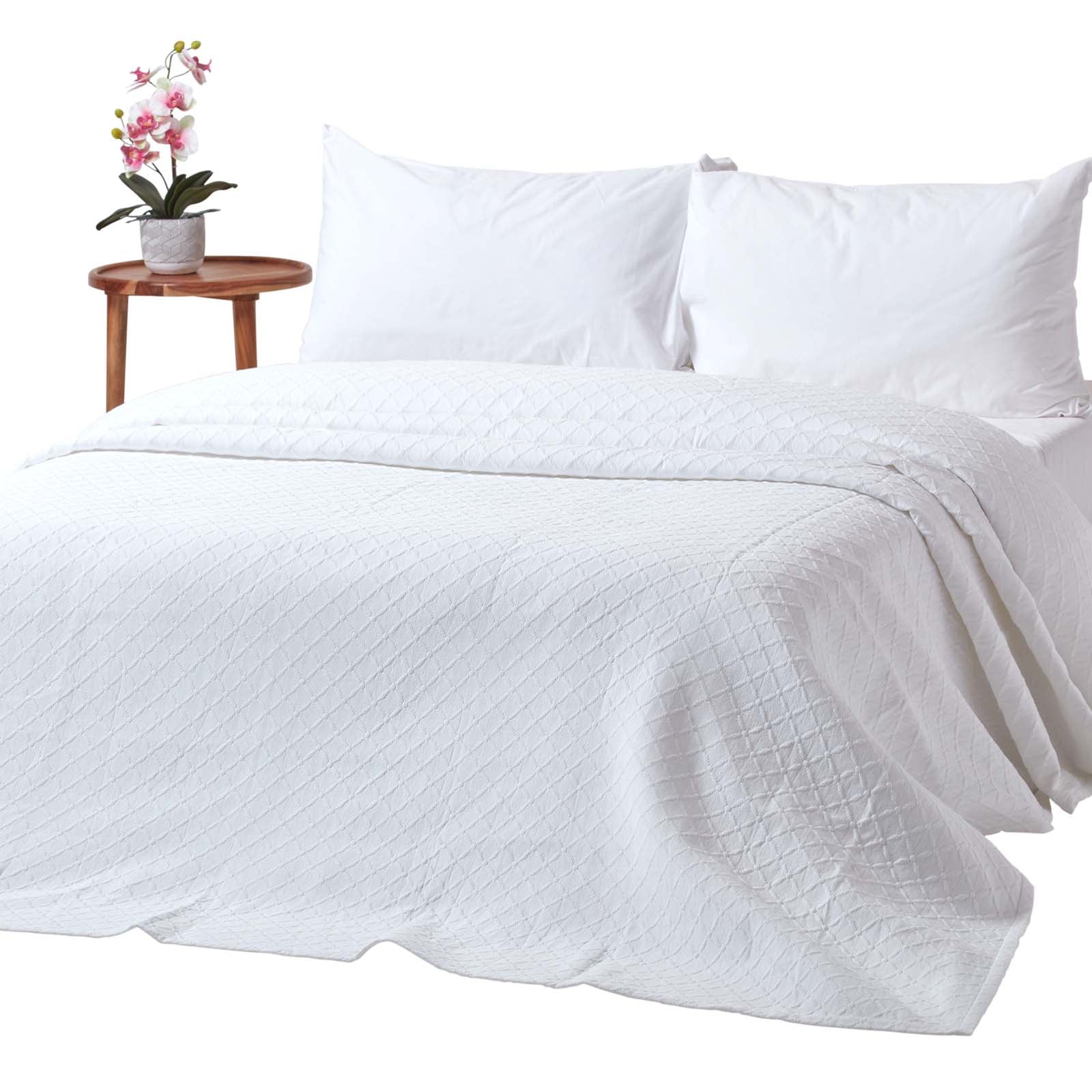 Cotton Contemporary Diamond Pattern Matelassé Bedspread | 230cm x 260cm | White