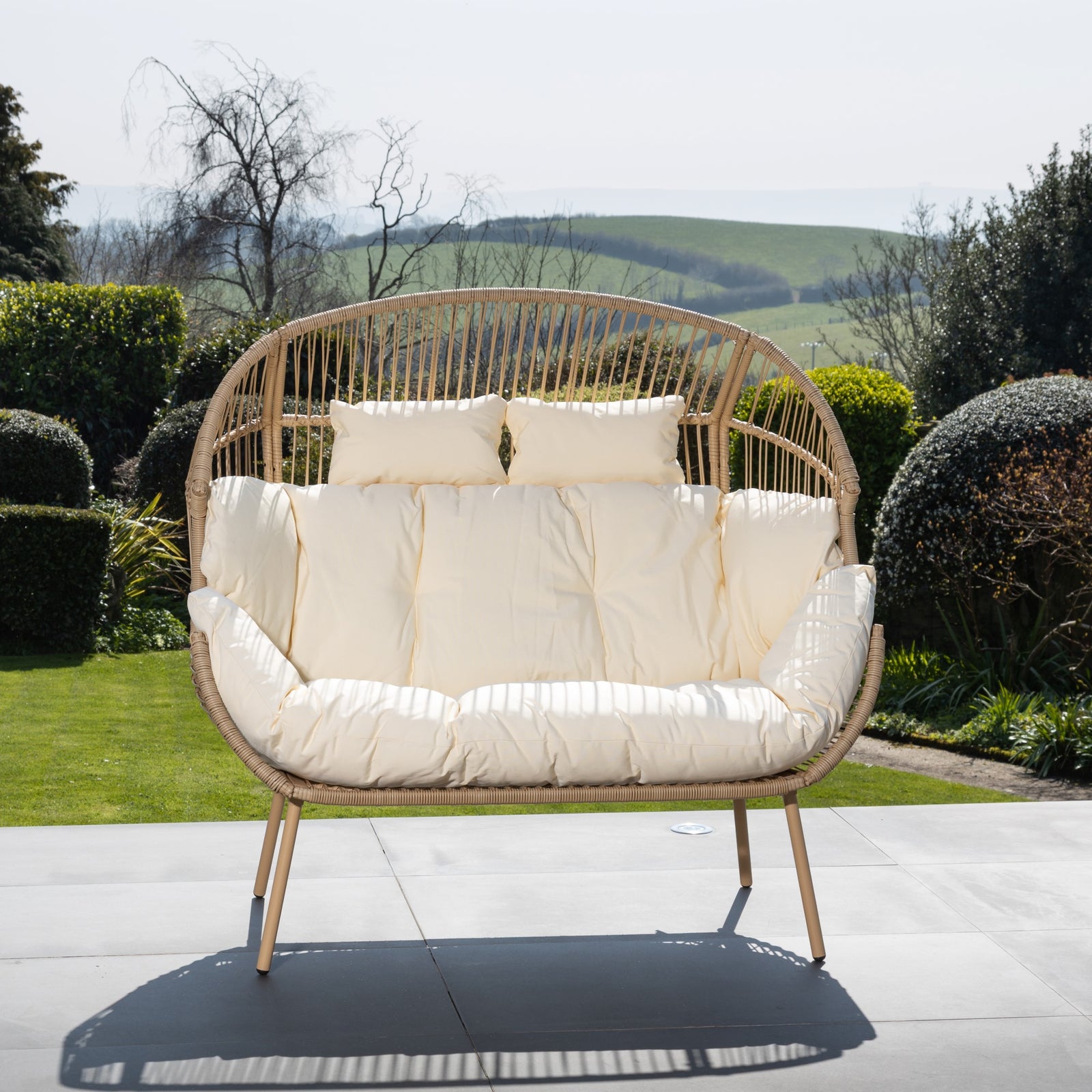 Cocona 2 Seat Standing Egg Chair | One Size | Cream