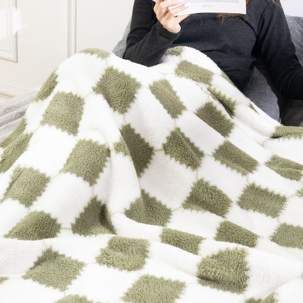 Green And White Checkered Super Soft Cozy Throw Blanket – Plush Lightweight Throw With Multiple Size Options | Extra Large
