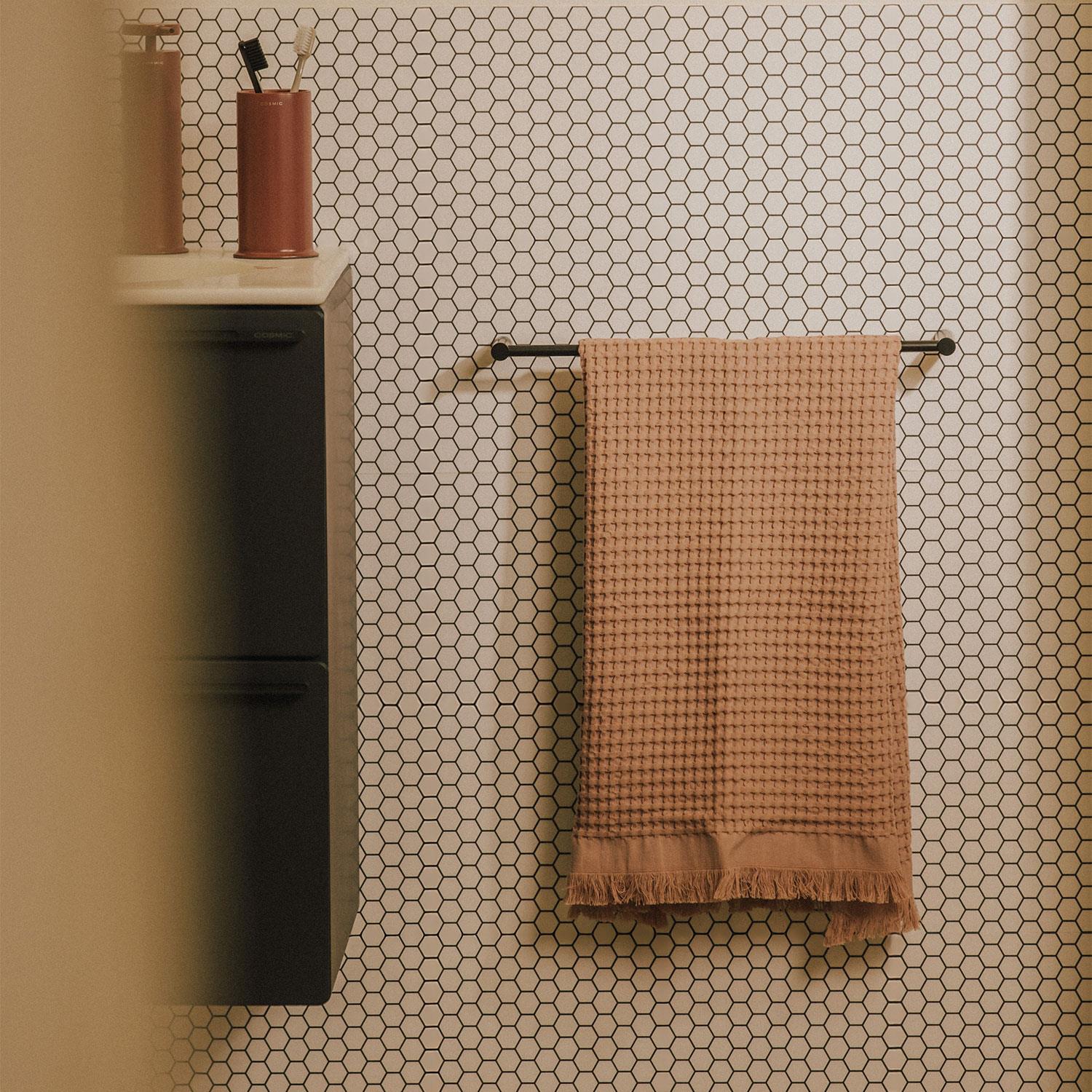 Towel Rail Matt Black Logic (40cm)