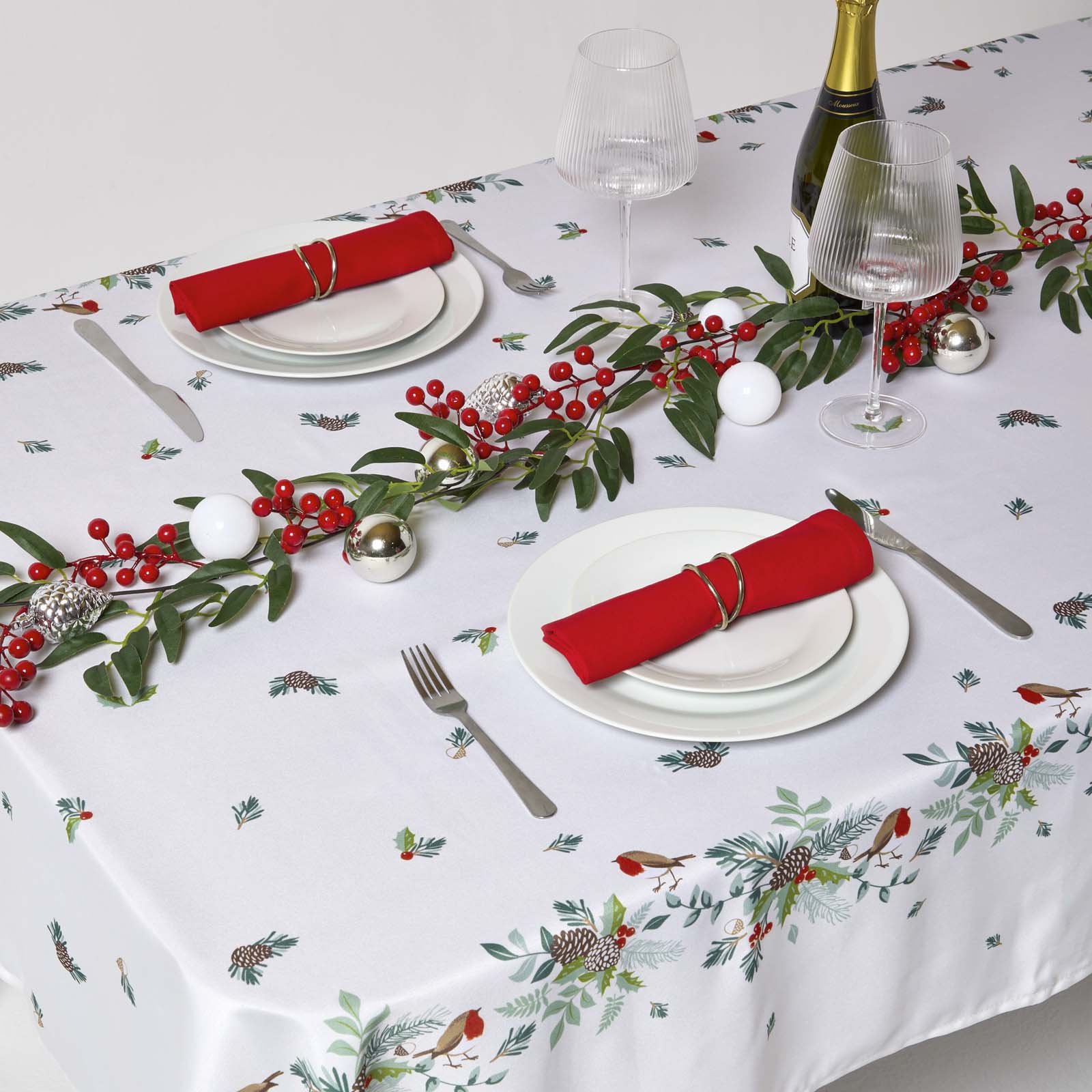 Robin Christmas Tablecloth | 132 x 229cm | White
