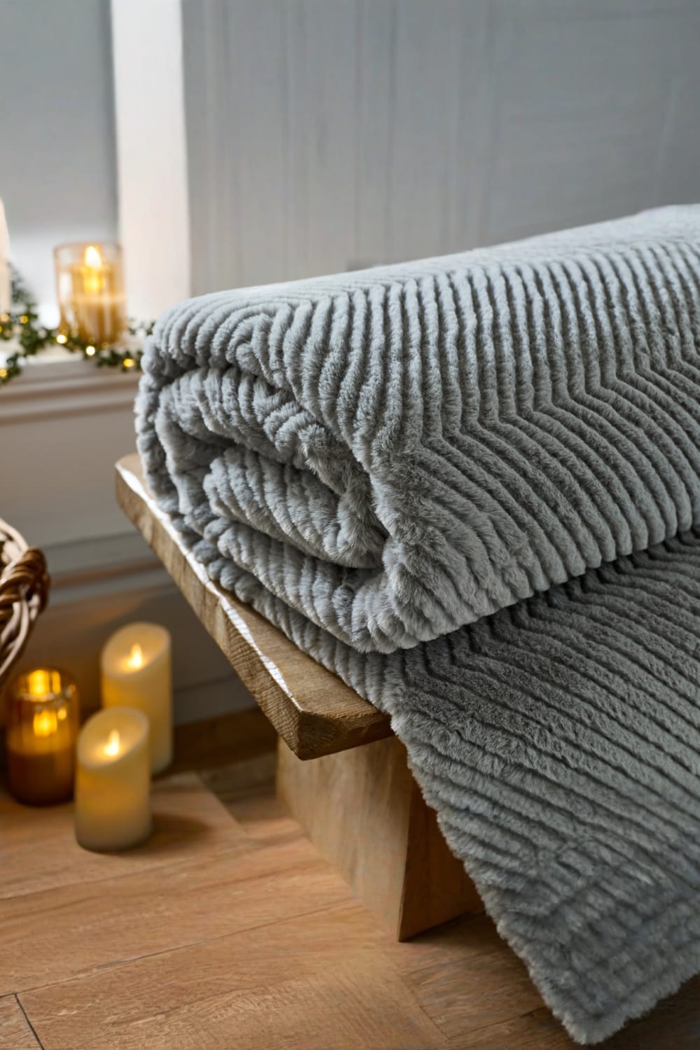 Burghley Extra Soft Faux Fur Throw 130x170cm – Chevron Pattern Decorative Blanket | 130cm x 170cm | Grey