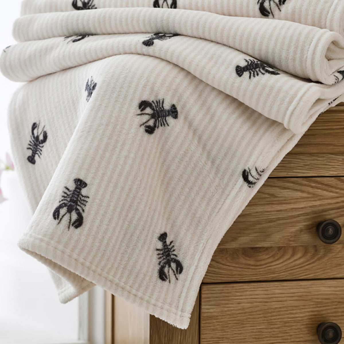 Rock Lobster Fleece Throw | 150cm x 200cm | Multi