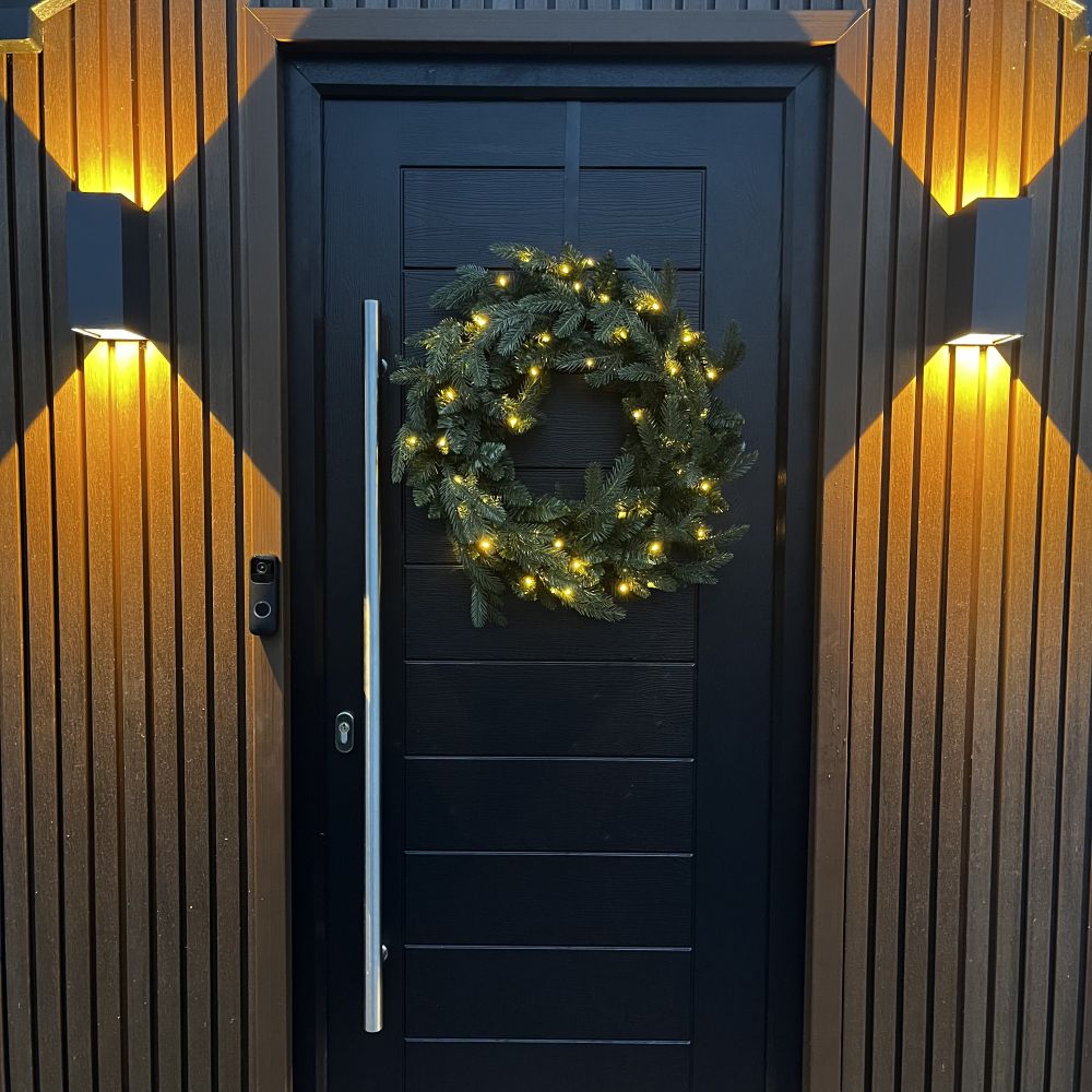60cm Premium Mixed Branch Prelit Green Wreath - With Timer