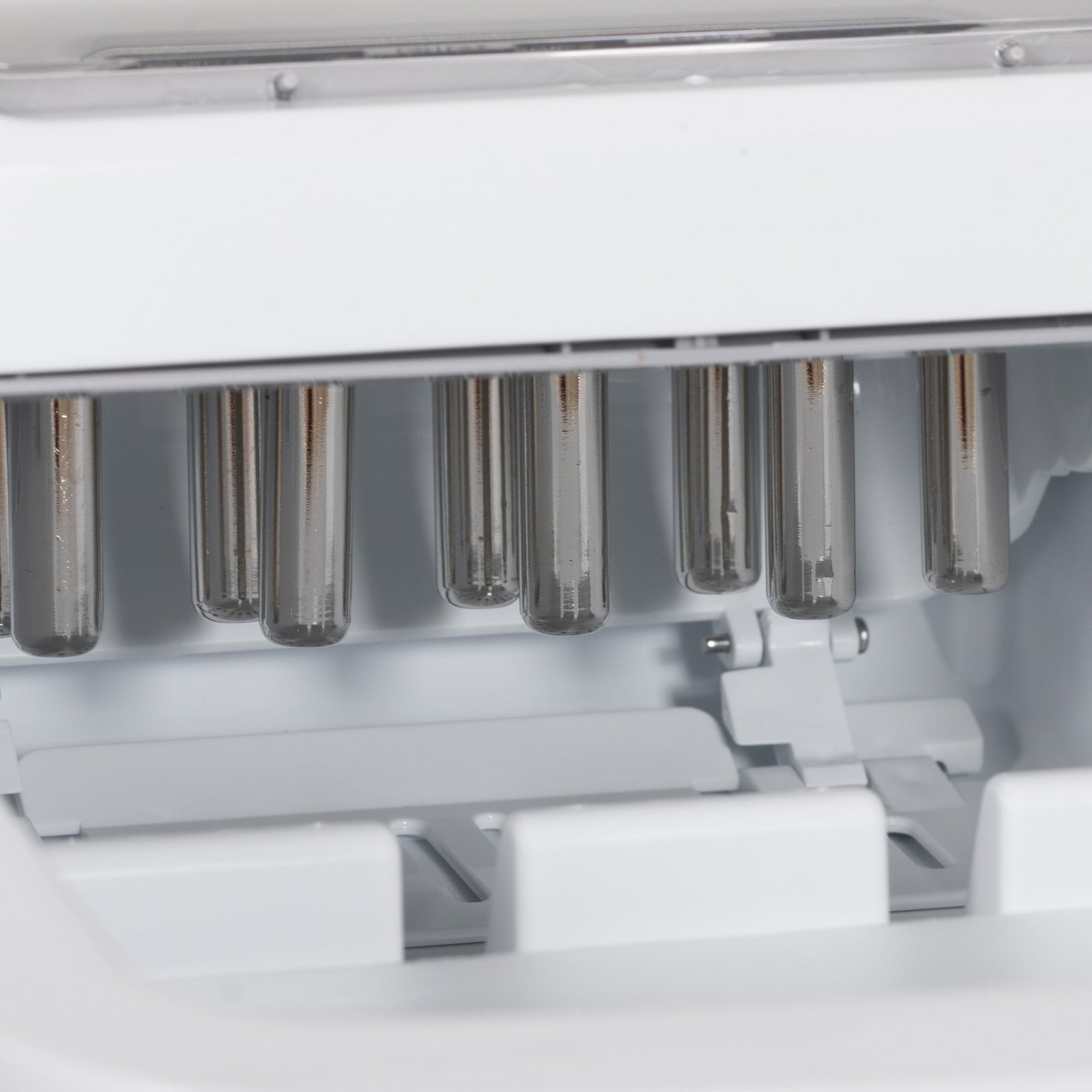 Ice Maker 12kg Per 24h Production With Scoop Basket | One Size | Silver