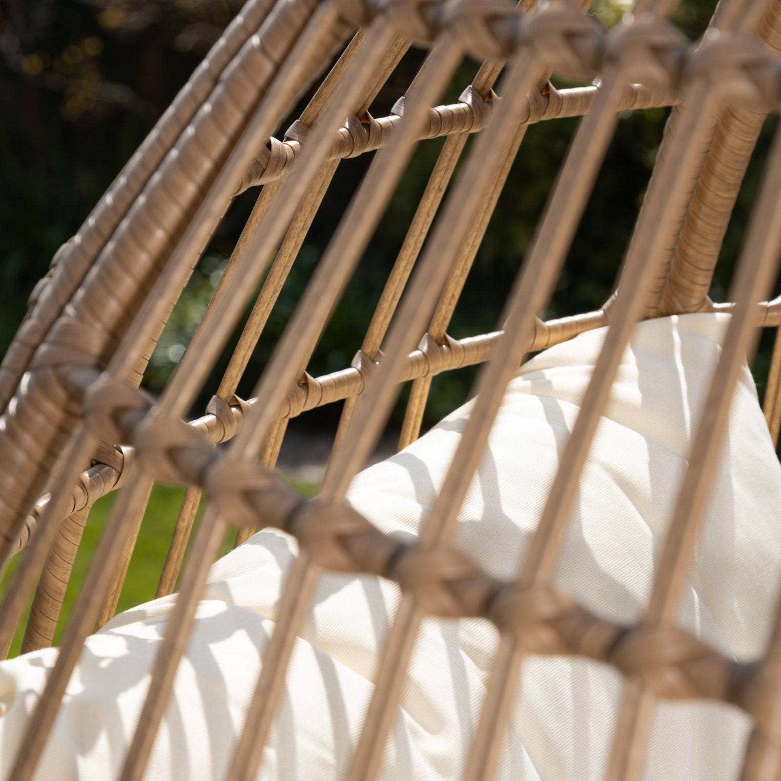 Sunelle Oval Shaped Standing Egg Chair | 1 | Cream