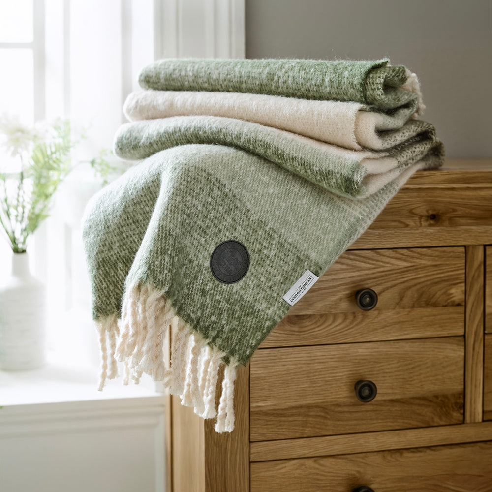 Rossendale Soft Jacquard 130x170cm Fringed Throw Blanket | 130cm x 170cm | Green