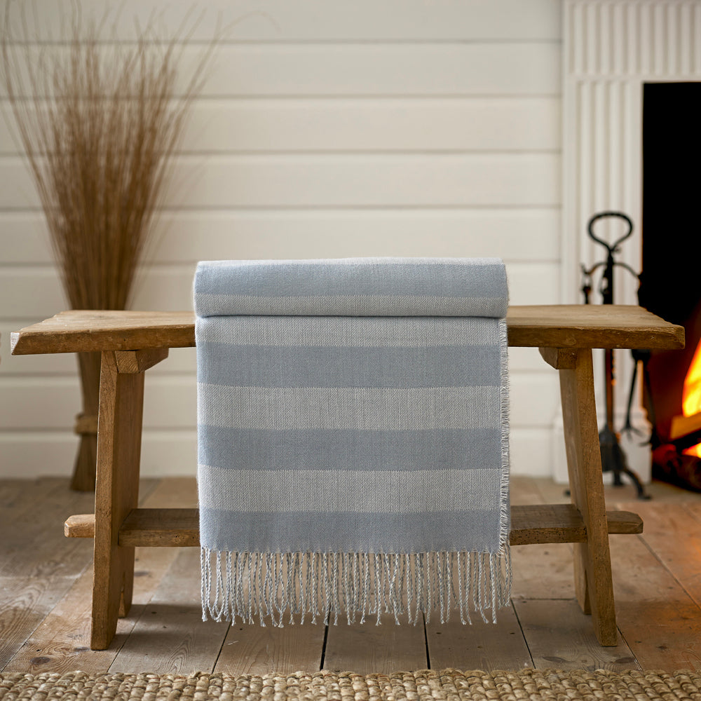 Elgin Supersoft Yarn Dyed Jacqaurd Throw | 130cm x 160cm | Blue