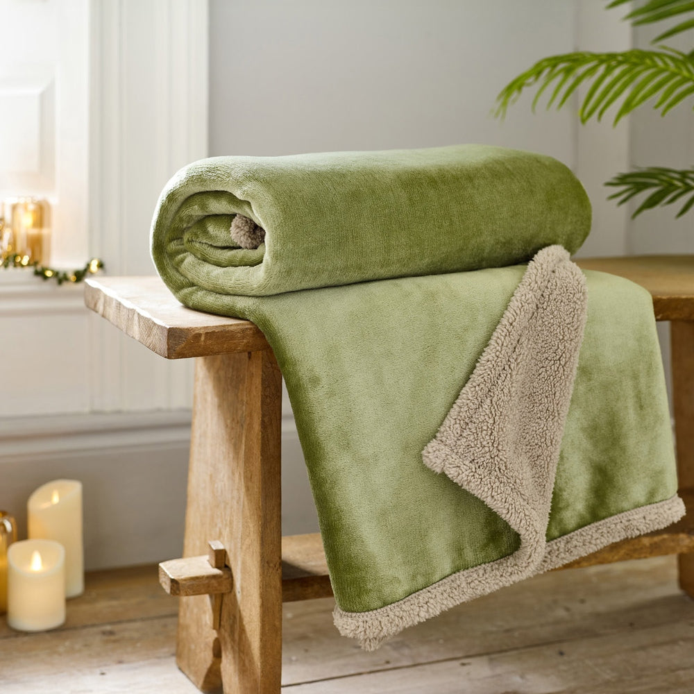 Hazelwood Ultra-soft Flannel & Sherpa Fleece Throw Blanket – 130 X 170cm | 130cm x 170cm | Sage Green