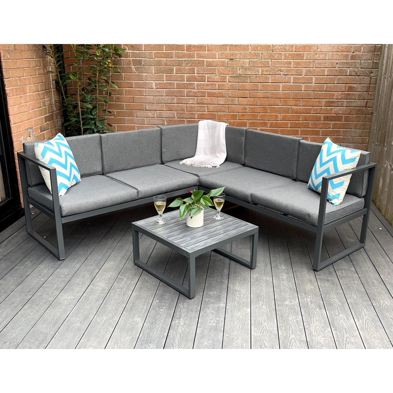 Chester Grey Modern Metal Patio Furniture Set - 5 Seat Corner Sofa With Coffee Table | Gray