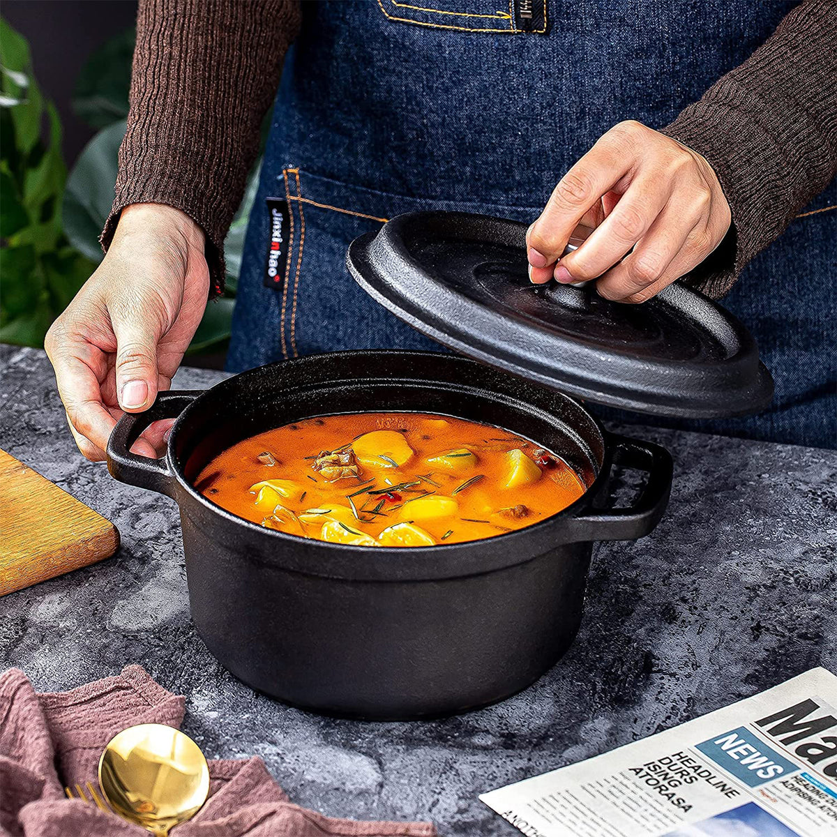 Breeins 2.5l Cast Iron Dutch Oven With Lid