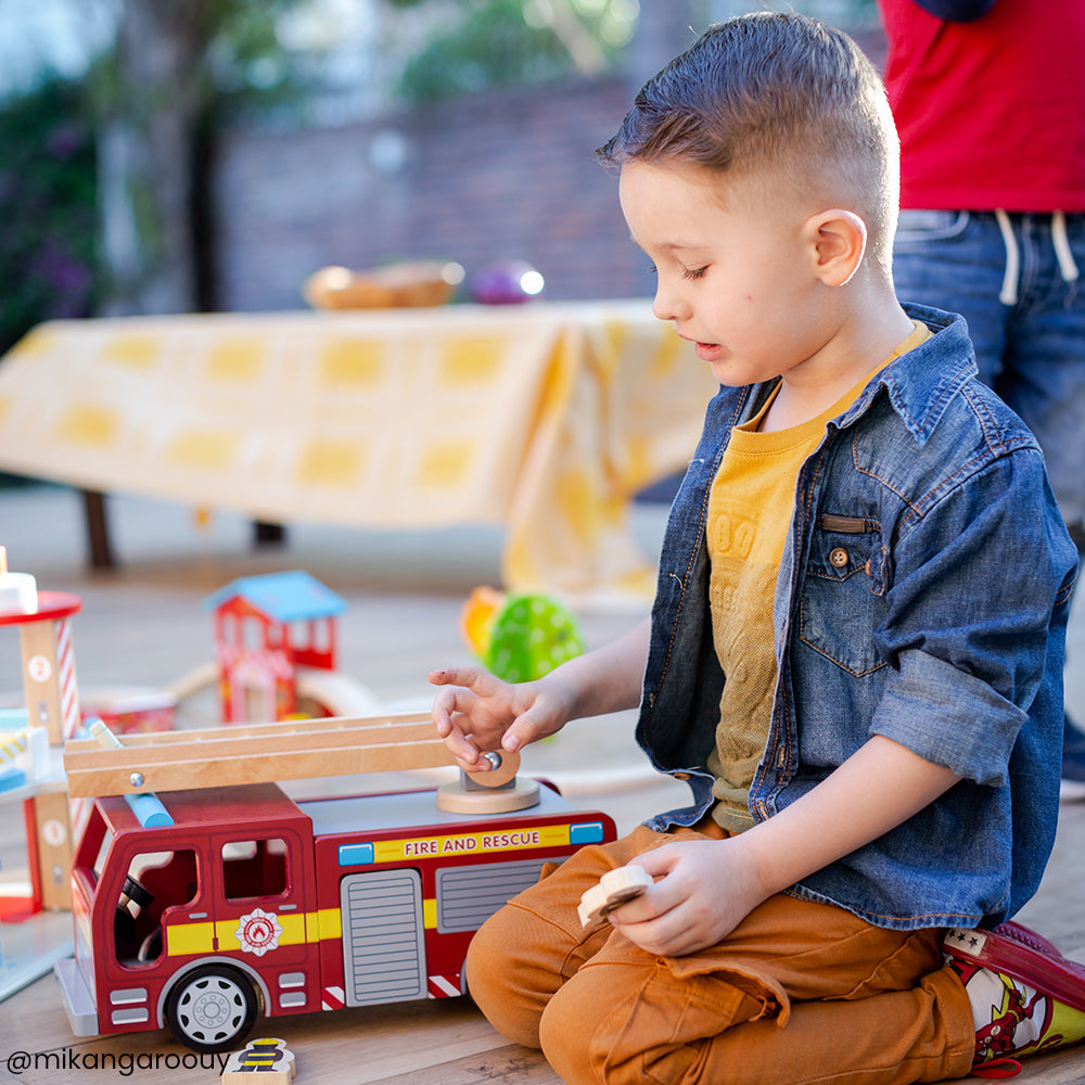Wooden Fire Engine Toy, Features Removable Roof