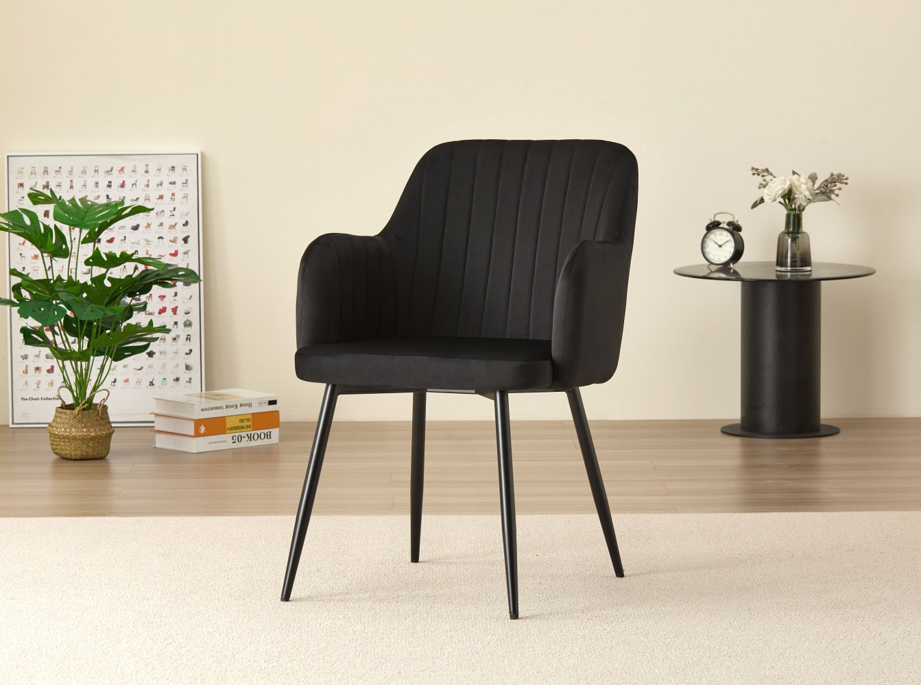 Stylish New York Dining Table Set With 4 Charlotte Velvet Chairs | Black