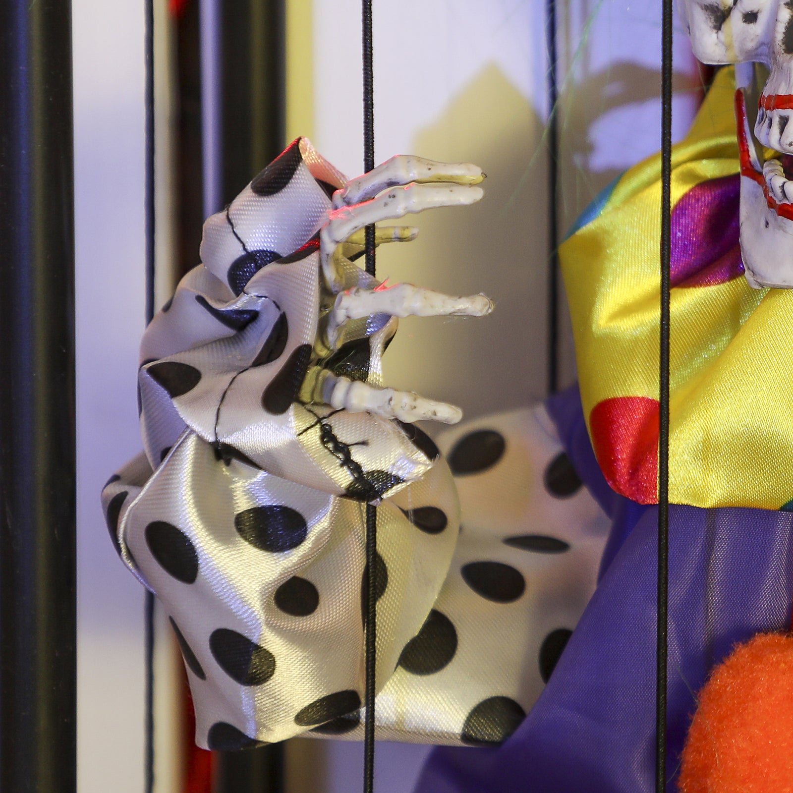 Voice Activated Halloween Animatronics Hinging Clown In Cage