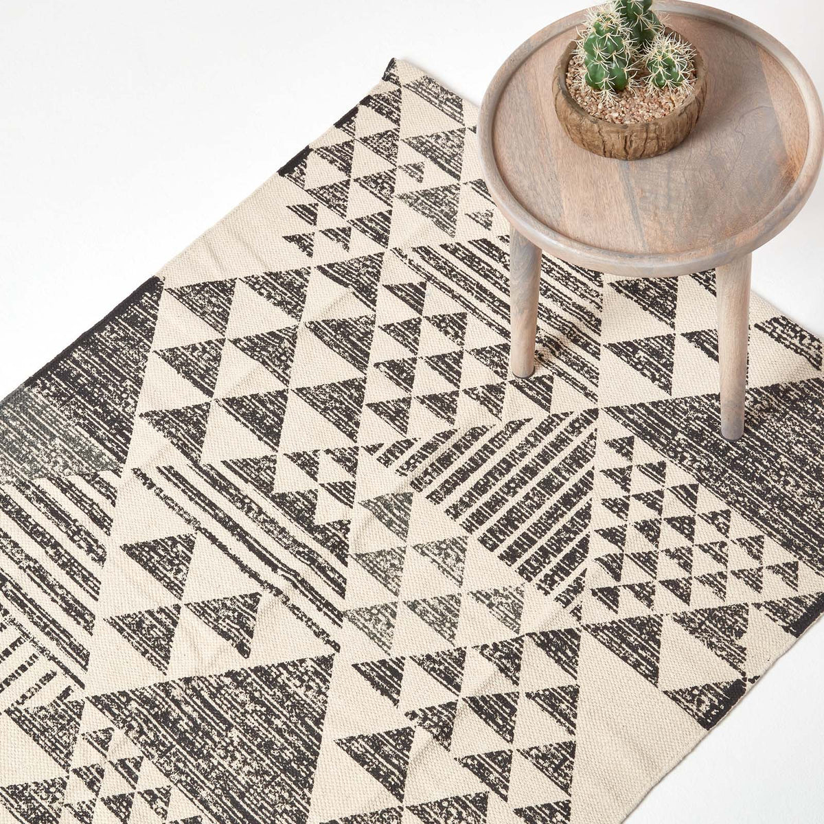 Delphi Geometric Style 100% Cotton Printed Rug | 150cm x 95cm | Black & White