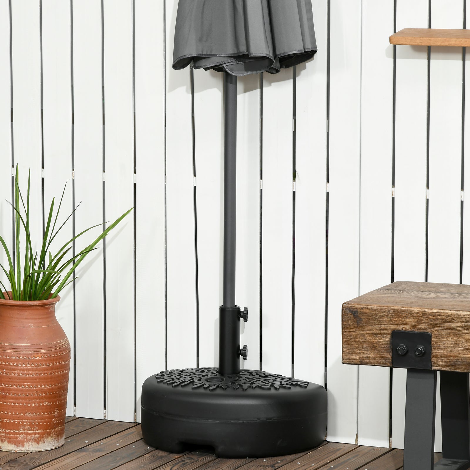 Half Round Patio Umbrella Base For 3.8 Cm Or 4.8 Cm Pole