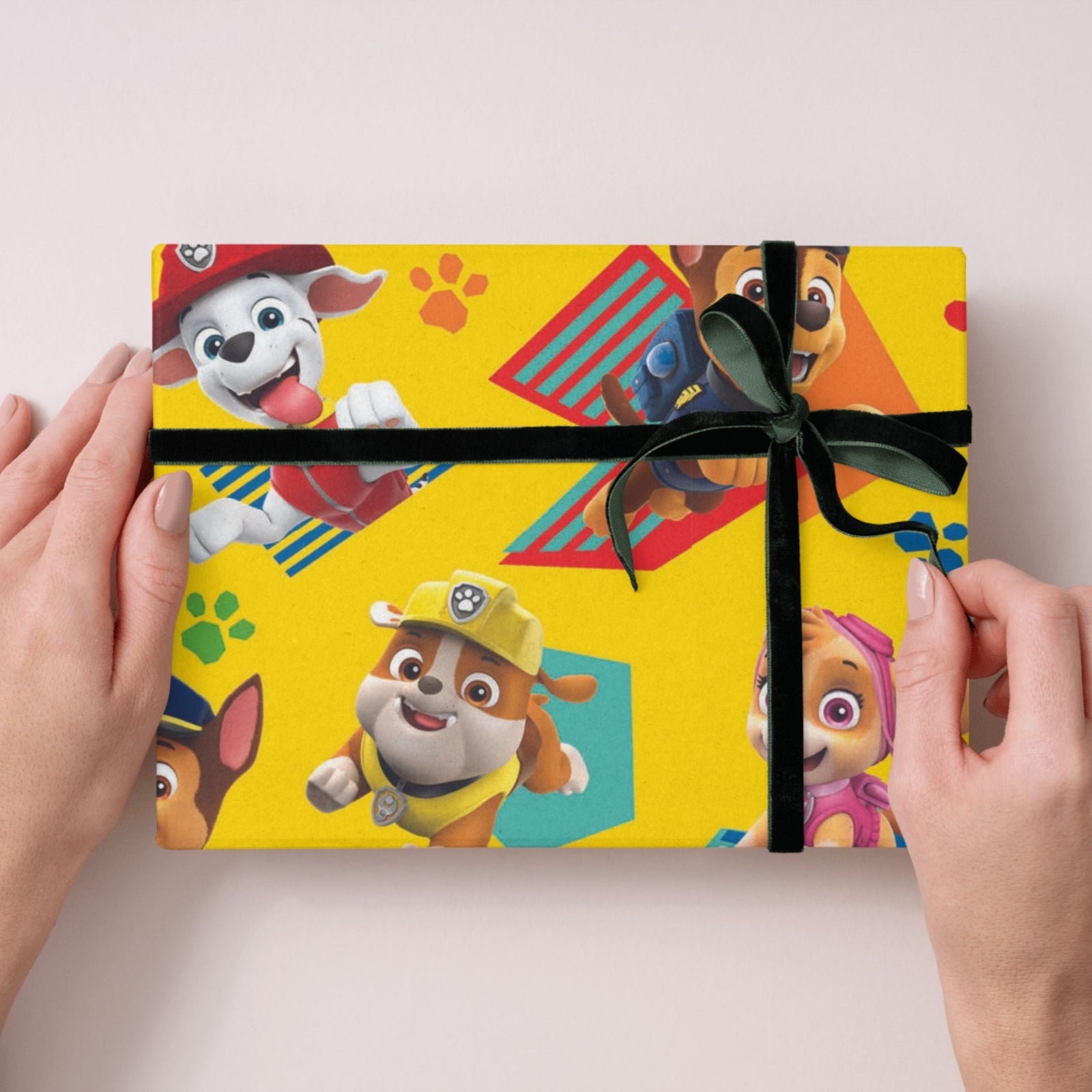 2 Sheets & 2 Tags Wrapping Paper