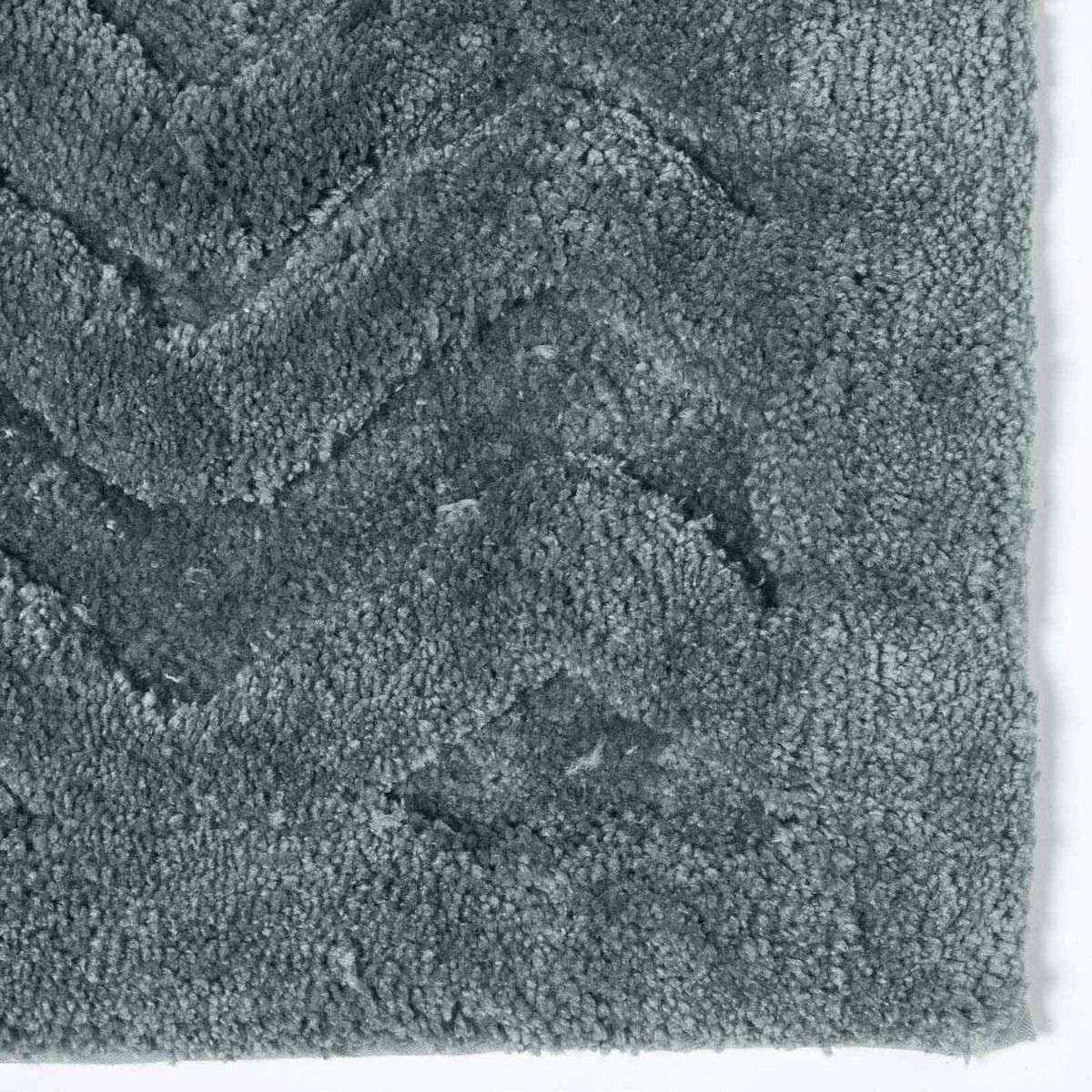 Chevron Geometric Pattern Thick Bathmat | 50 x 80cm | Grey