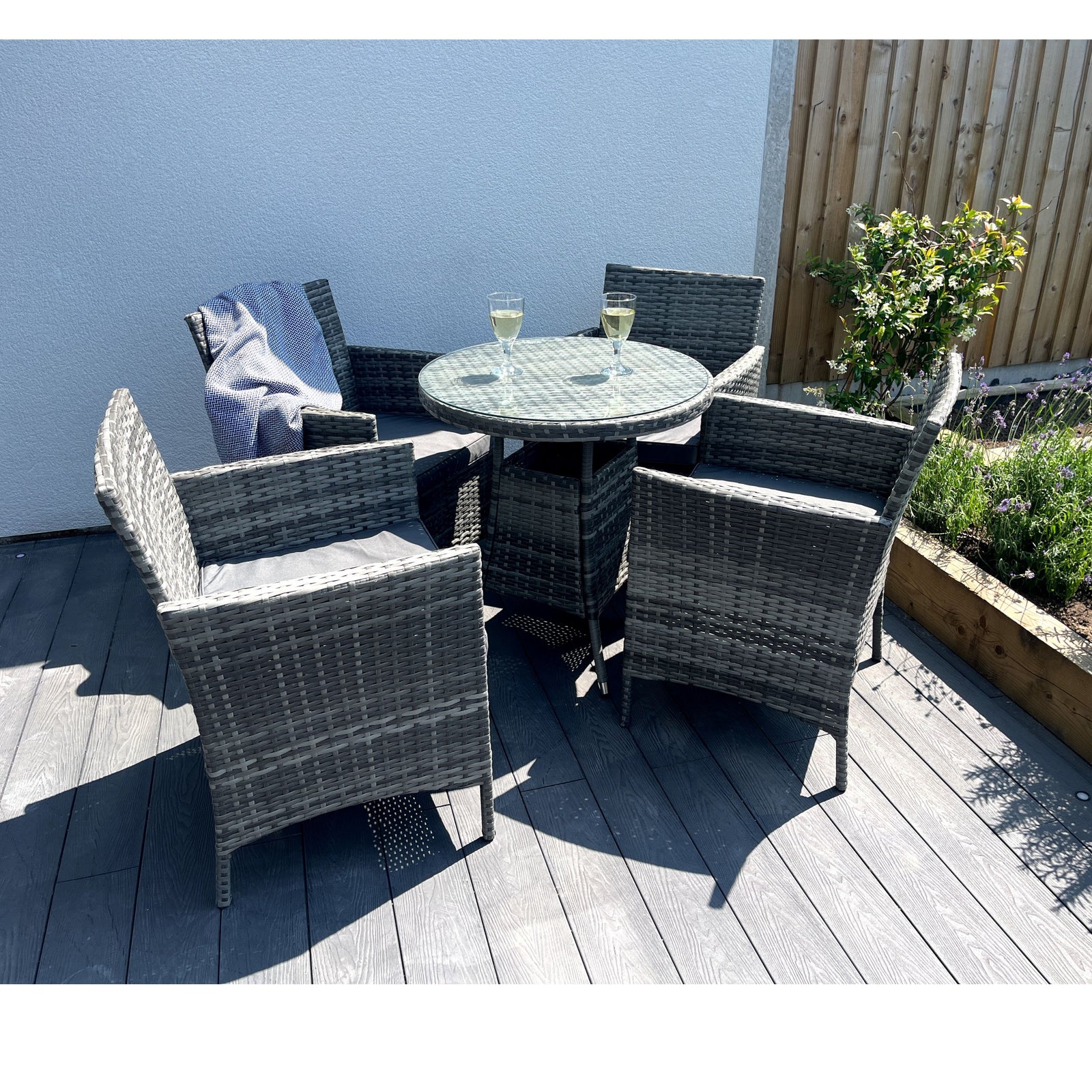 Amazon 5-piece Rattan Wicker Relaxed Garden Dining Set
