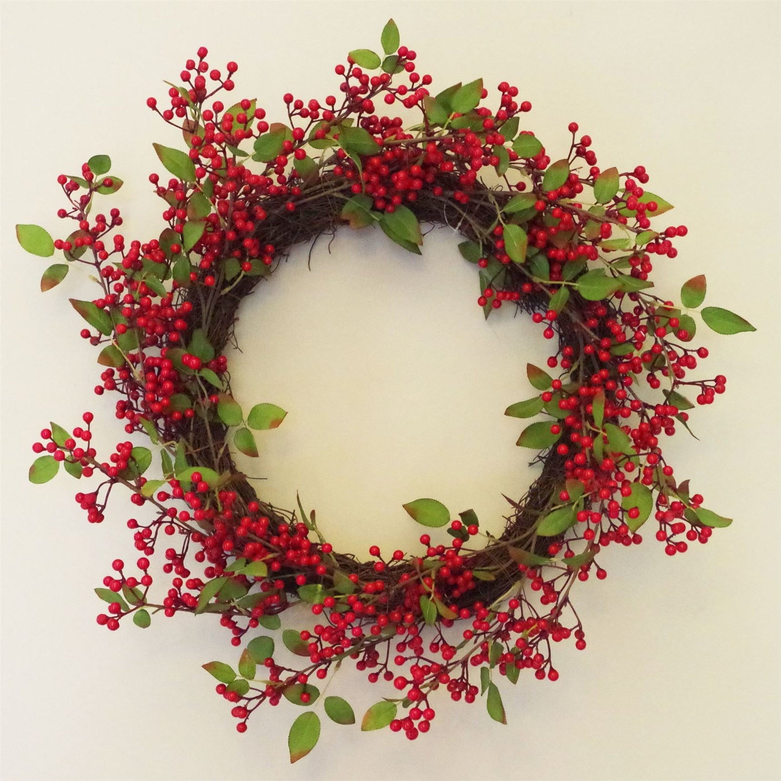60cm (24 Inches) Large Luxury Christmas Natural Look Red Berry Floristry Wreath