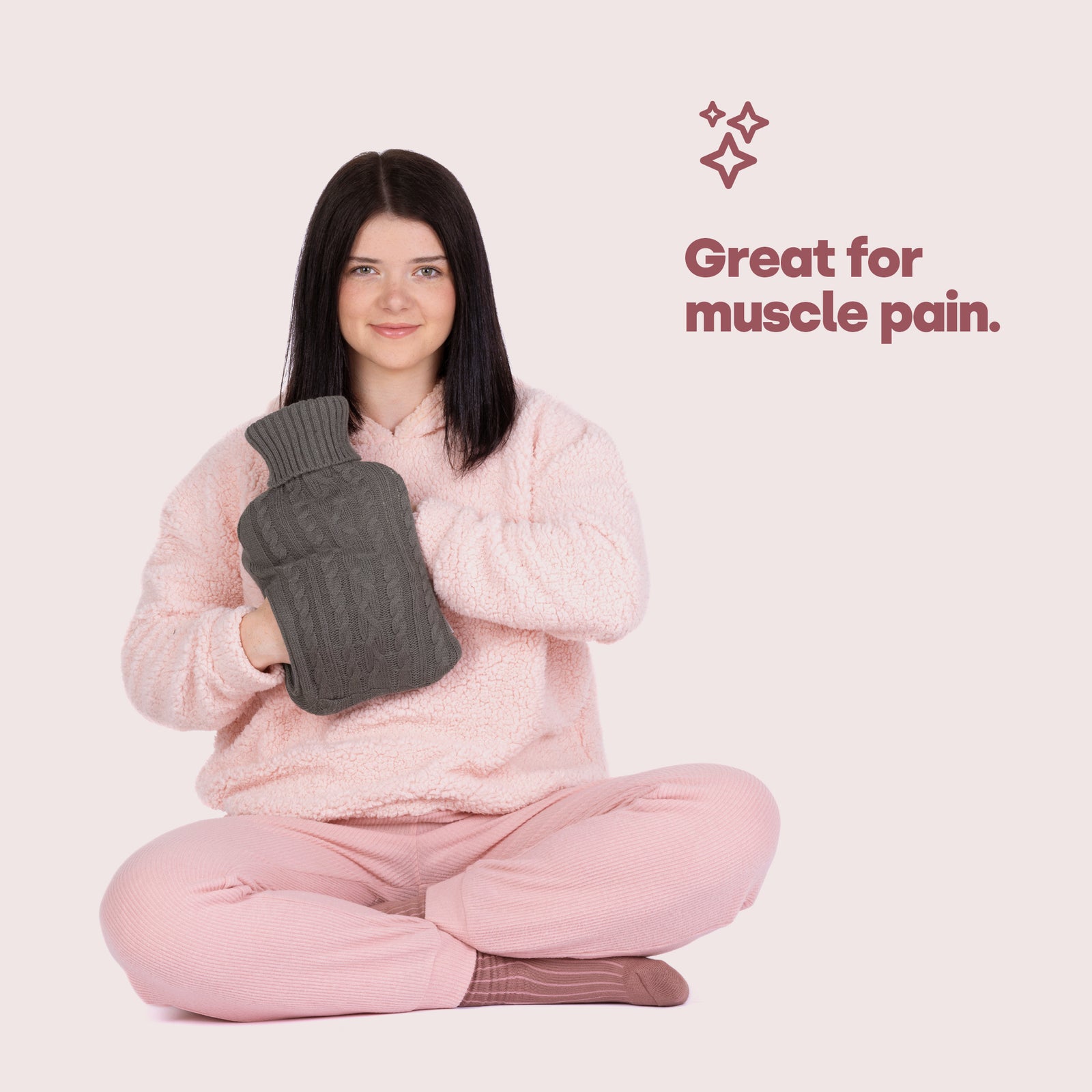 Livivo Grey 2l Hot Water Bottle With Cosy Knit Cover And Hand Warmer Pockets