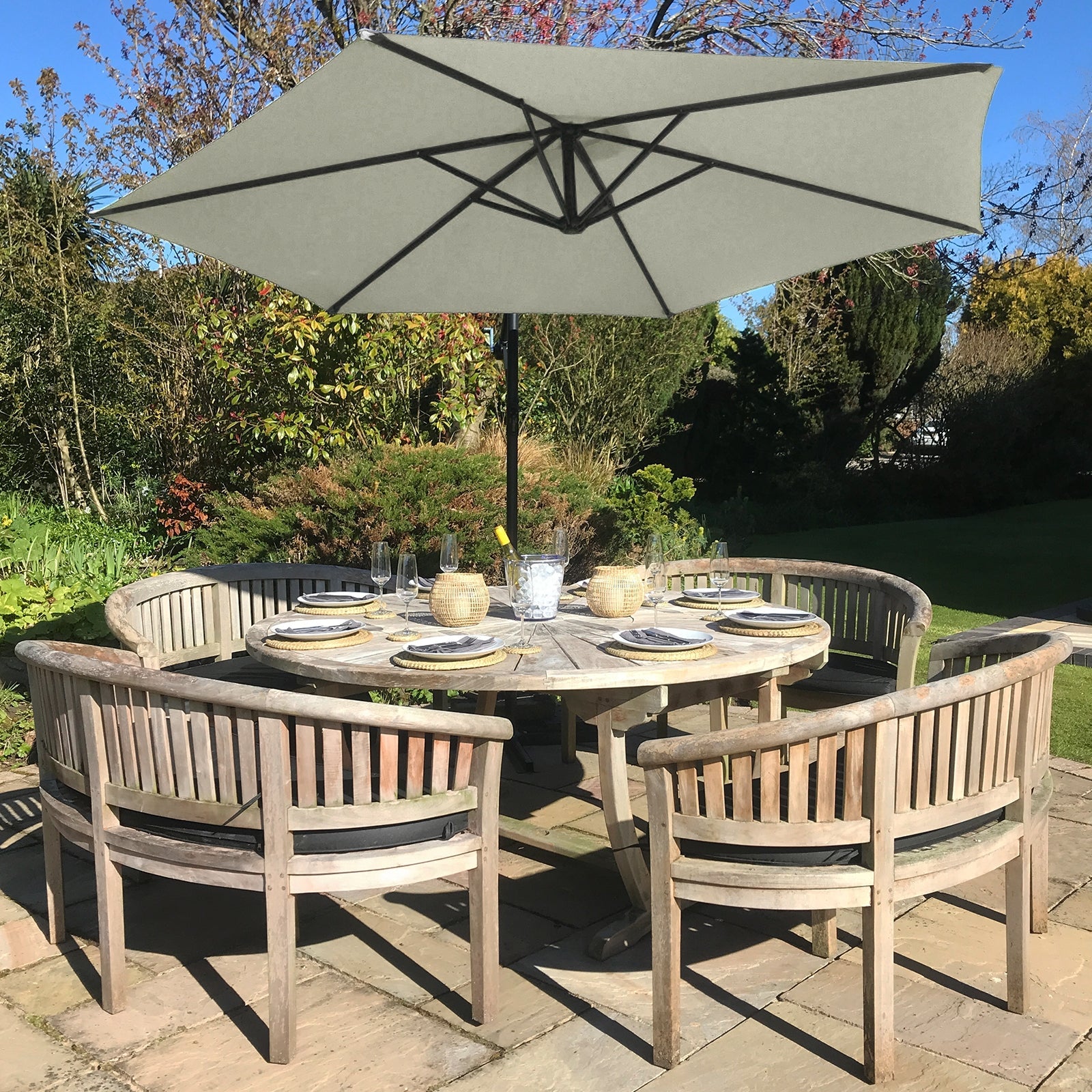 Cantilever Parasol & Square Base | Cream