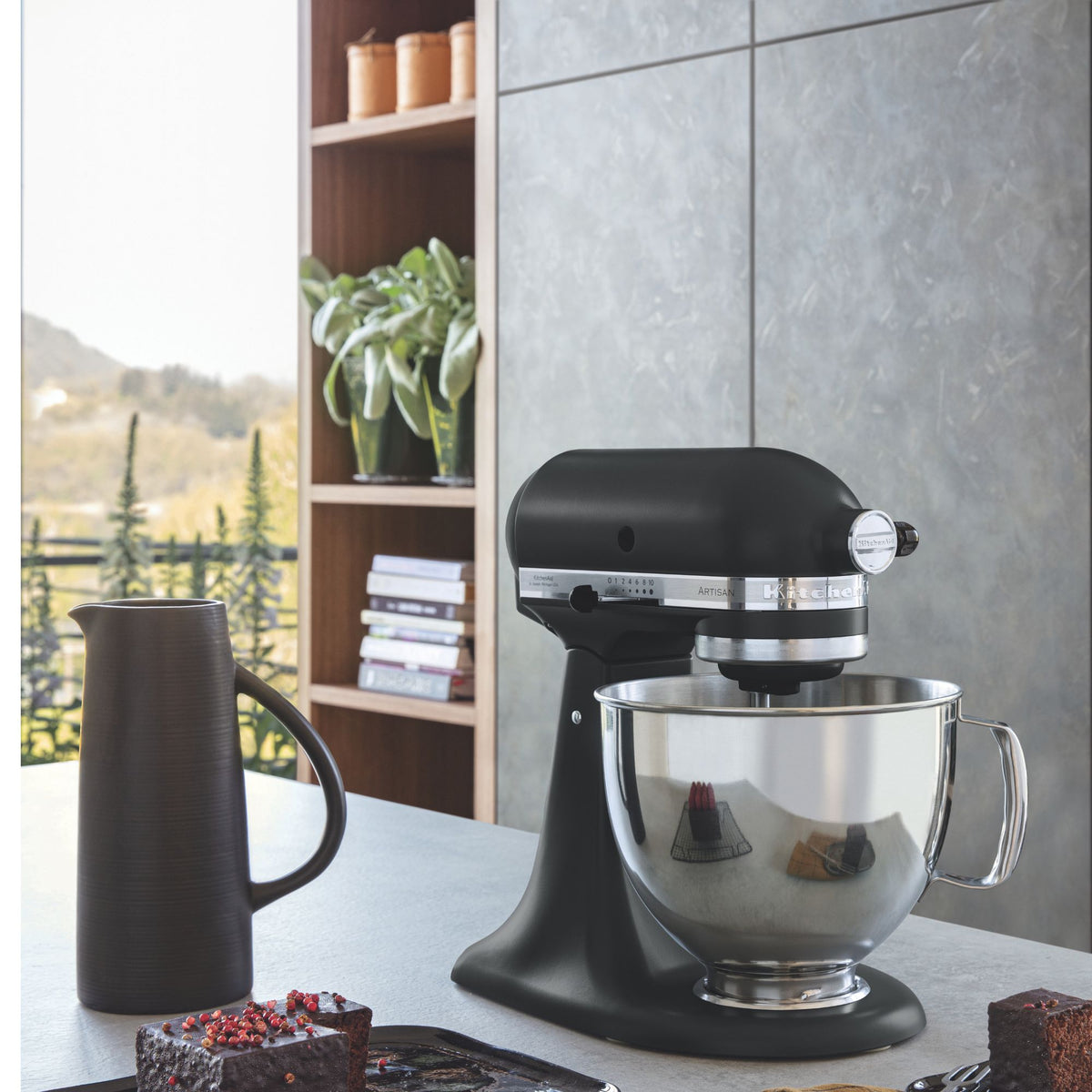 125 Artisan Stand Mixer With Accessories | Matte Black