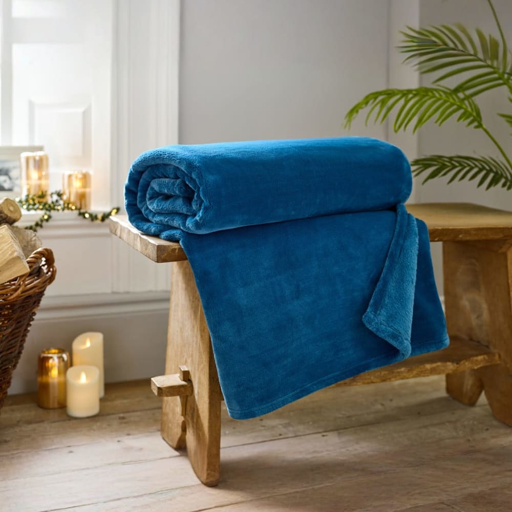 Coco Touch Flannel Throw – Luxury 140x180cm Ultra Soft Blanket | 140cm x 180cm | Blue