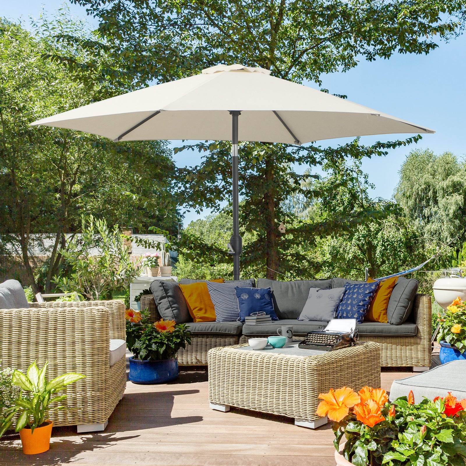 2.6m Patio Umbrella With Tilt Crank | Cream