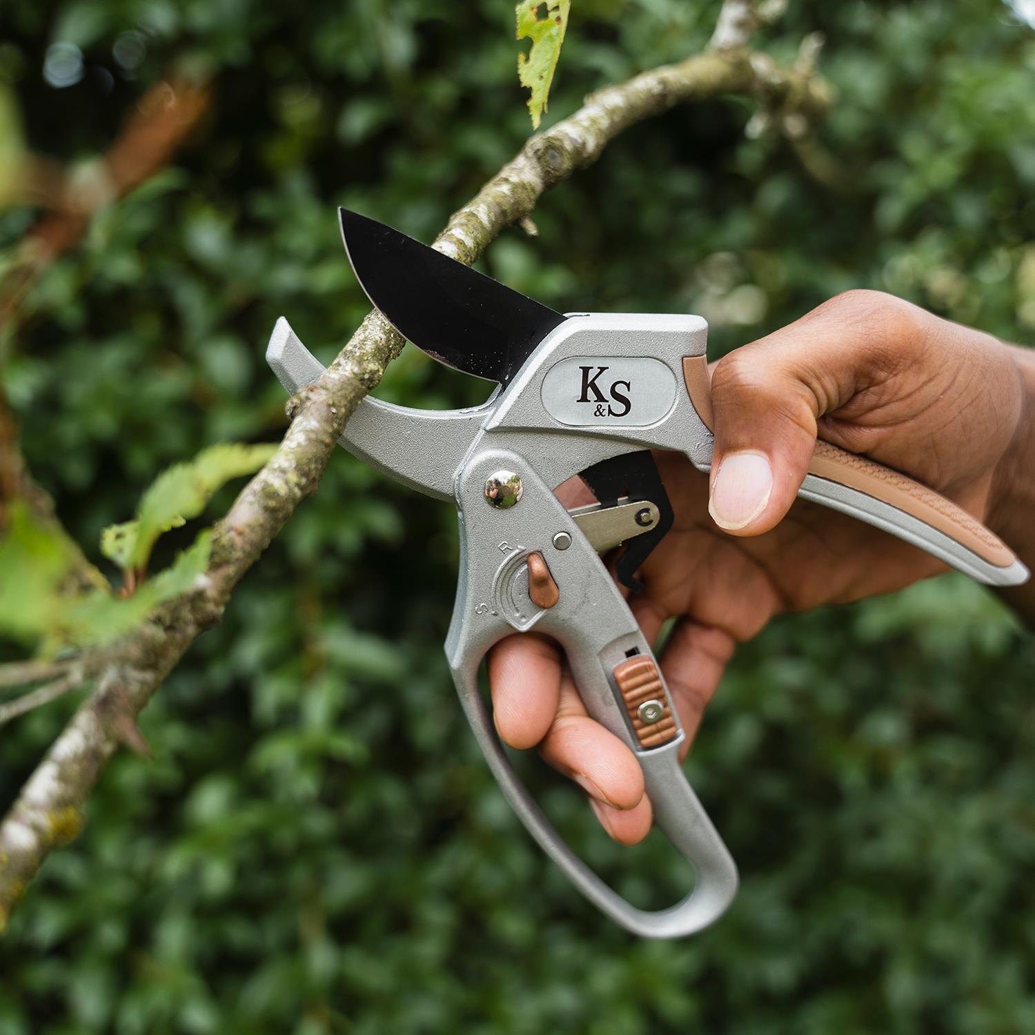 Surecut Hardwood Lite Anvil Secateur With Carbon Steel Blades