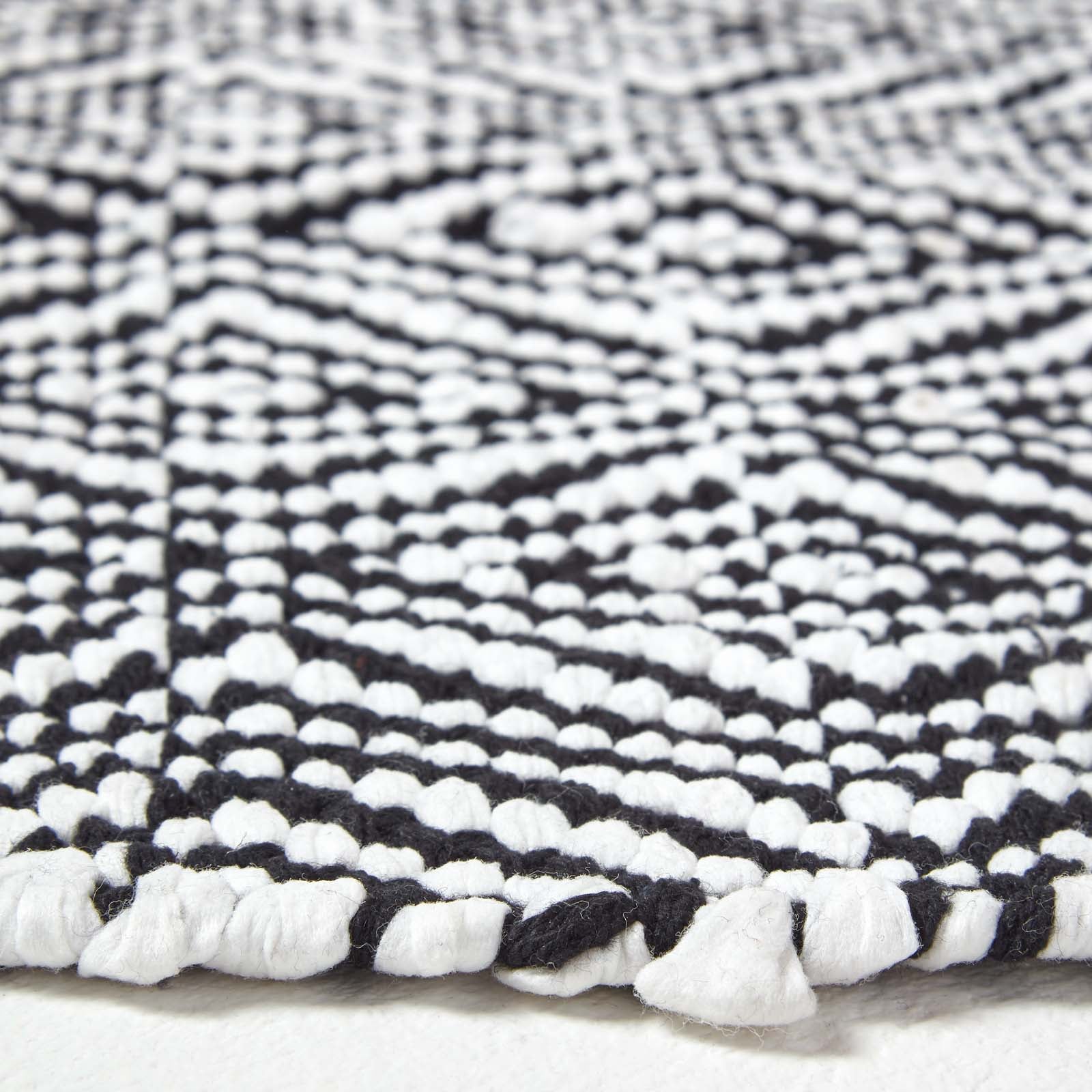 Trance Black And White Diamond Pattern Recycled Fibre Rug | 120cm x 180cm | Black & White