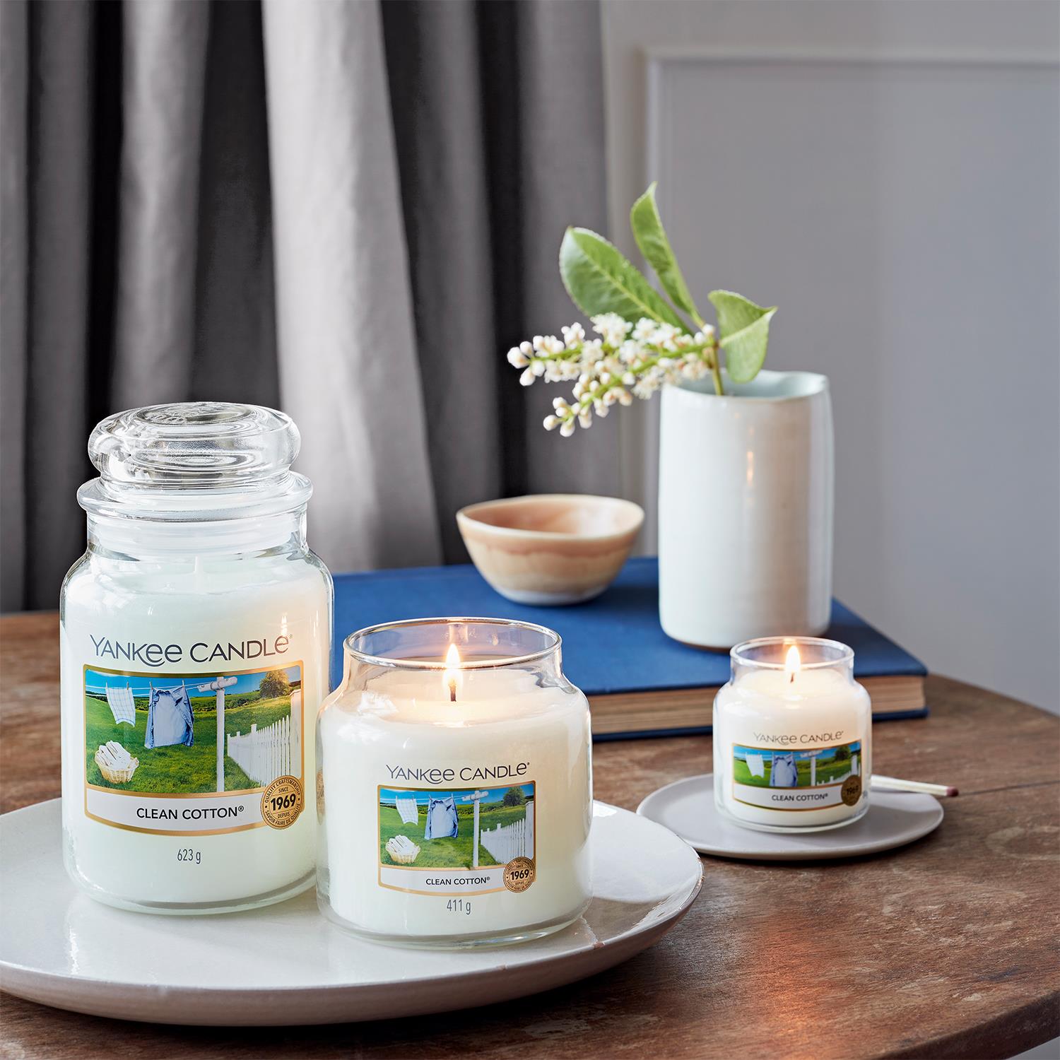 Original Medium Jar Scented Candle - Clean Cotton, 411g