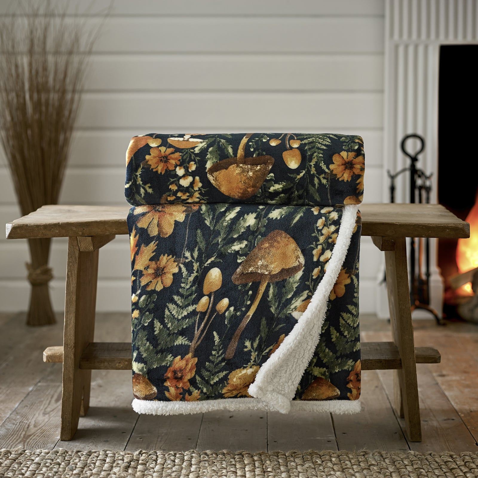 Snuggle Warm Fleece 140x180cm Throw Mushrooms