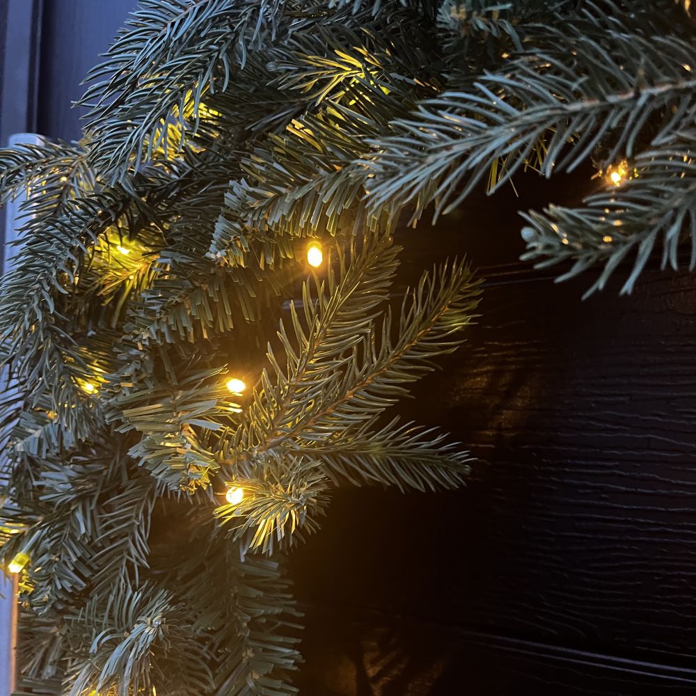 60cm Premium Mixed Branch Prelit Green Wreath - With Timer