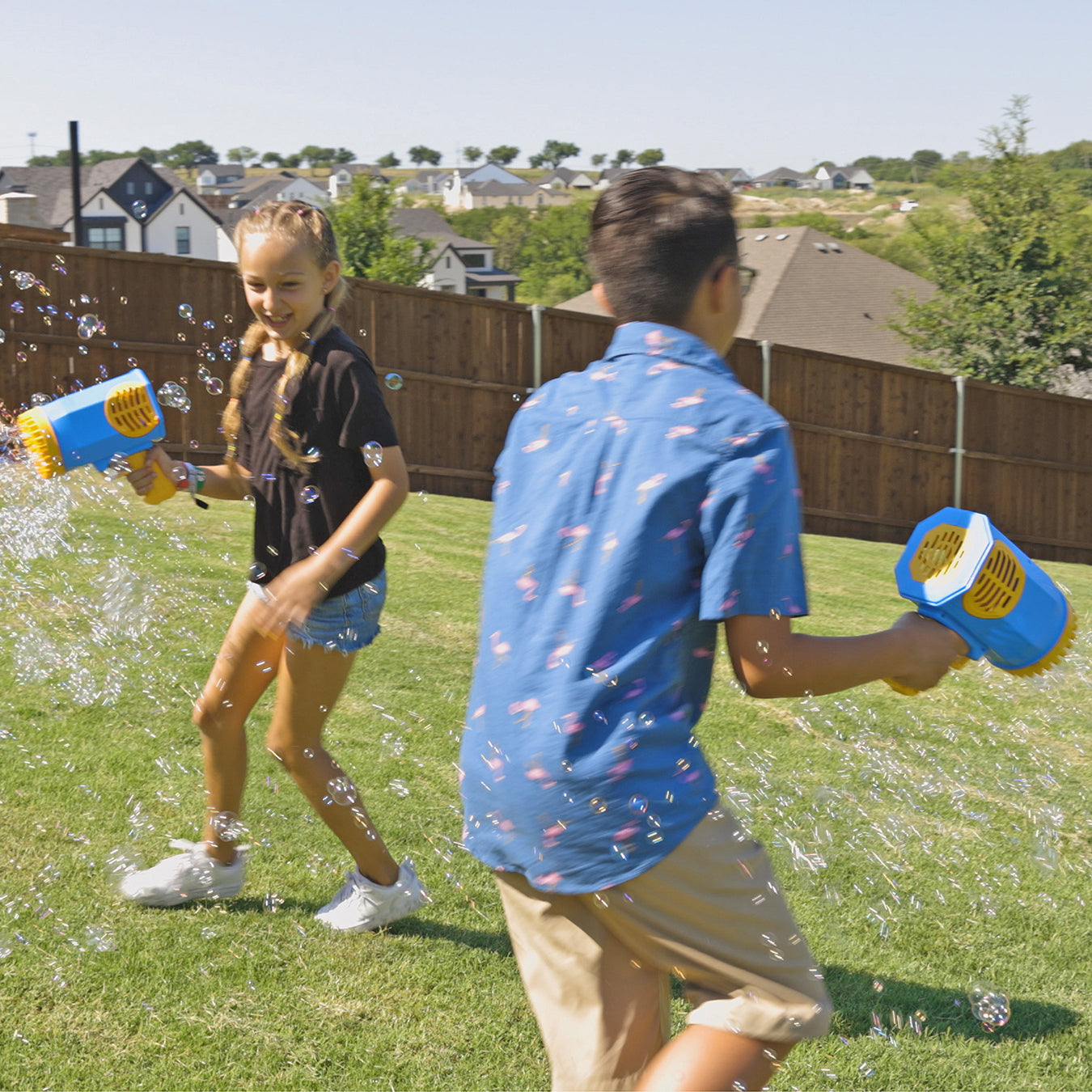 69 Hole Bubble Gun - Fun For Kids - Outdoor Toys For Boys & Girls - Shoots 100+ Bubbles A Minute - Built In Leds - Durable & Lightweight - Rechargeable - Includes 2x 50ml Solution