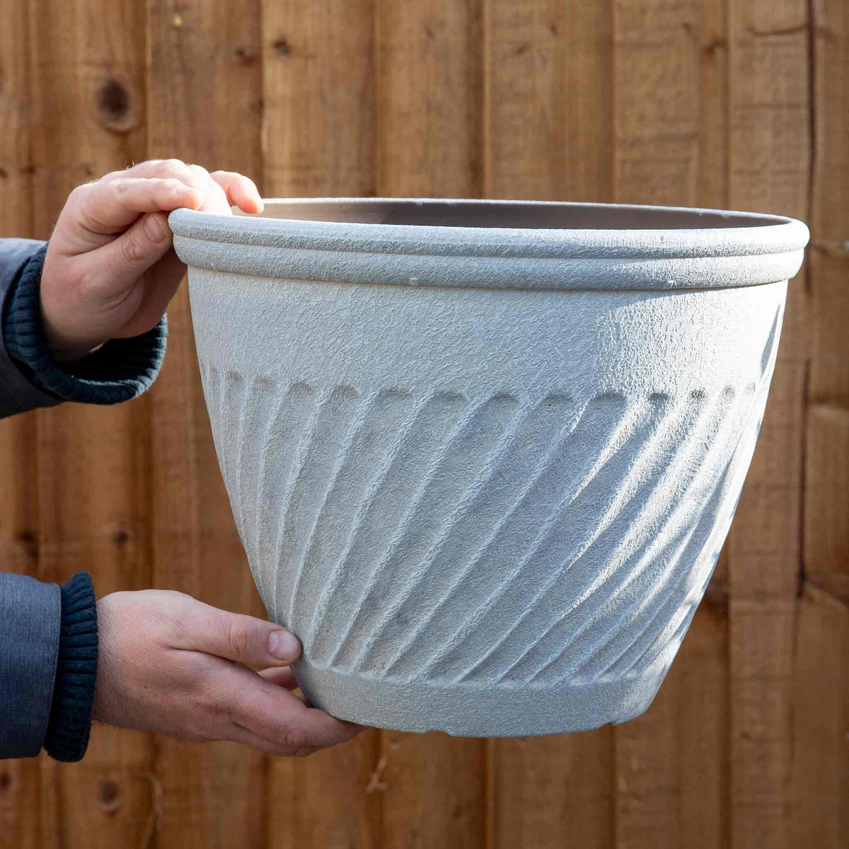 Bali 14in Planter Antique Beige 24l Plastic | Set of 1