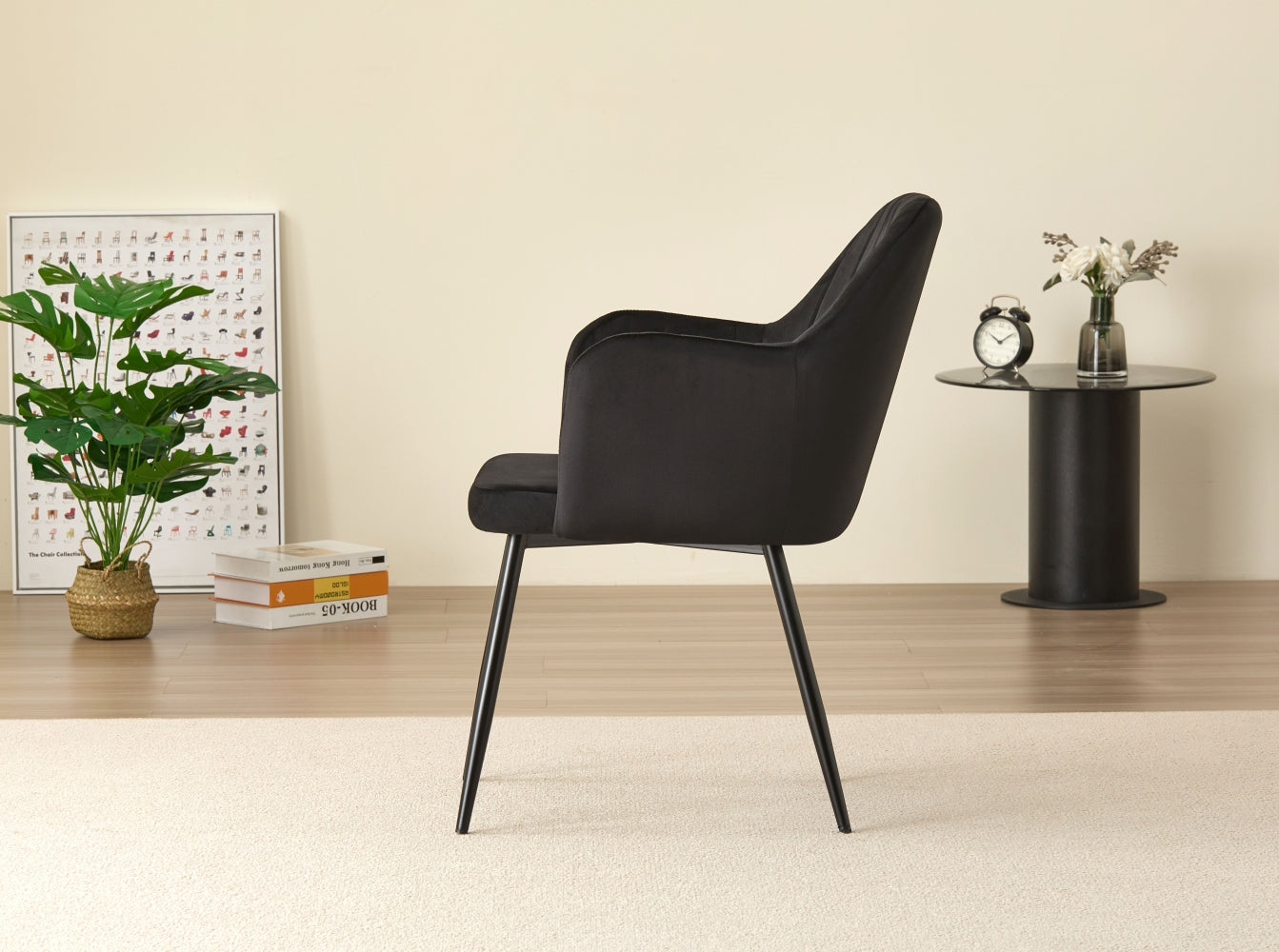 Stylish New York Dining Table Set With 4 Charlotte Velvet Chairs | Black