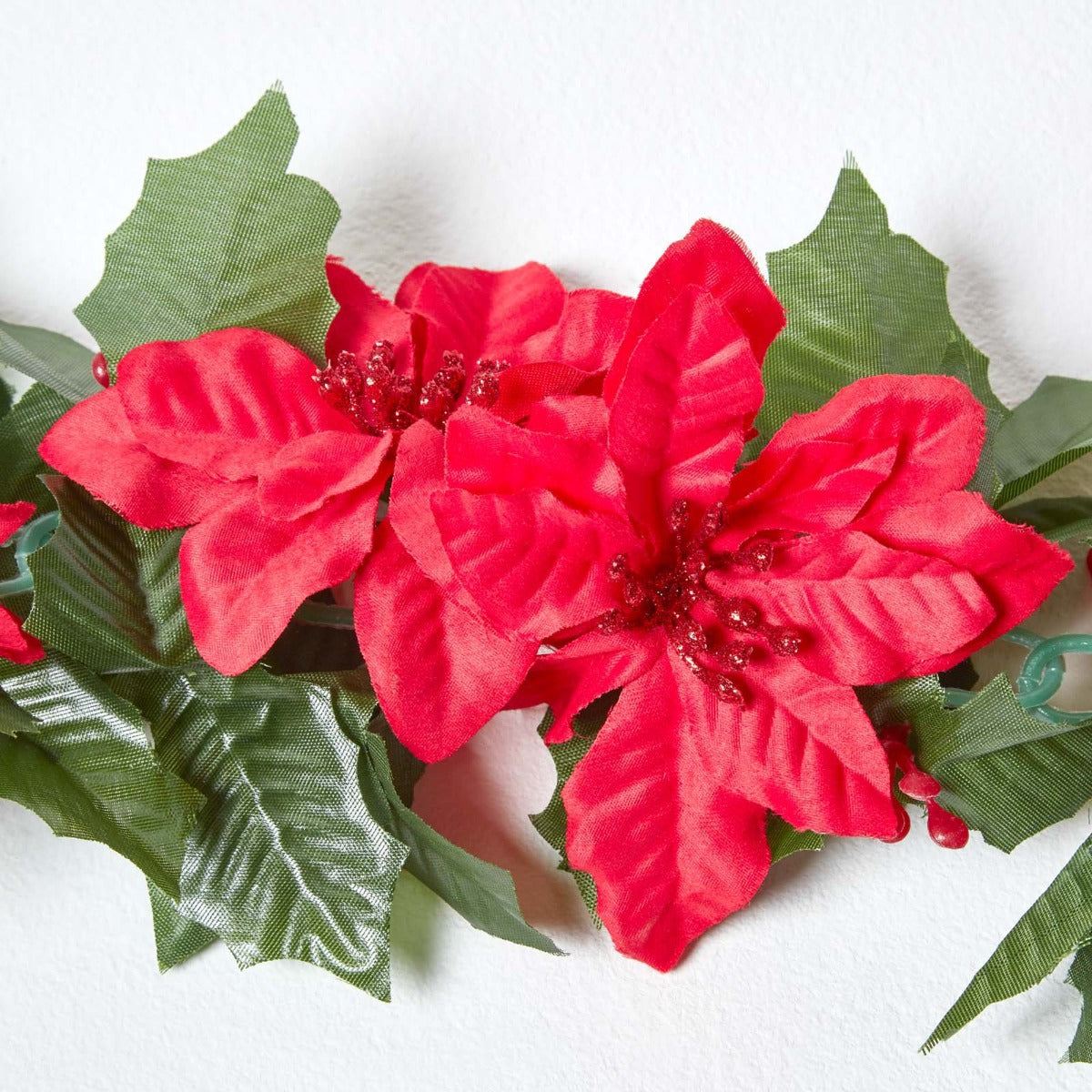 HOMESCAPES Artificial Red Poinsettia Berry Garland, 175 Cm