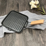 24cm Cast Iron Grill Pan Cookware With Folding Wood Handle & Oil Spout