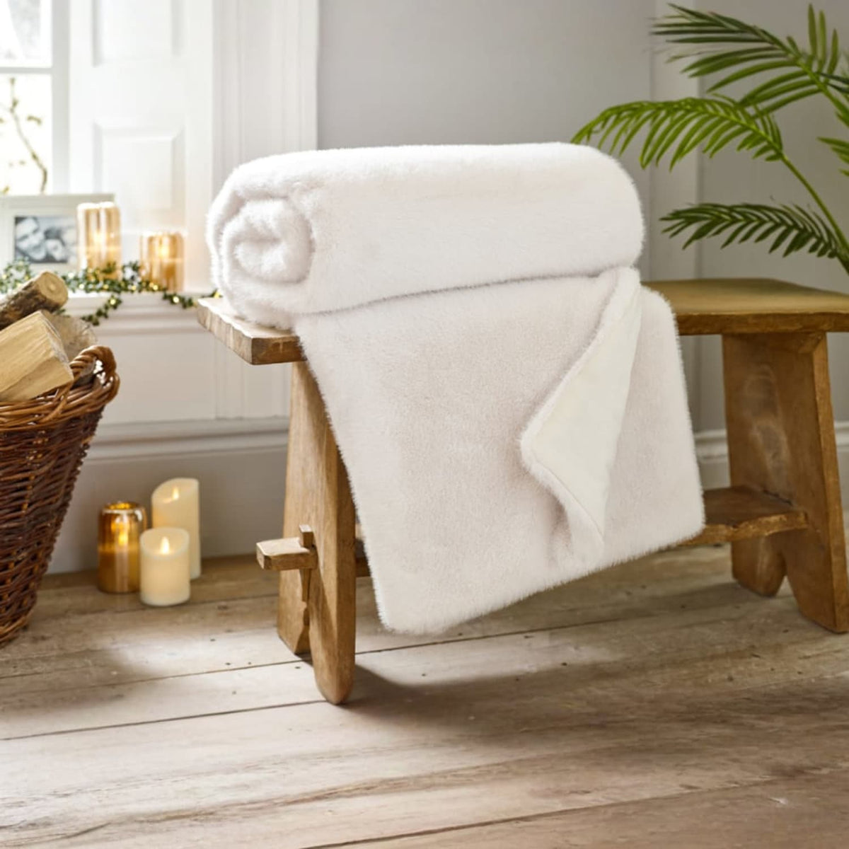 Ashford Faux Fur Throw | 130cm x 180cm | Ivory