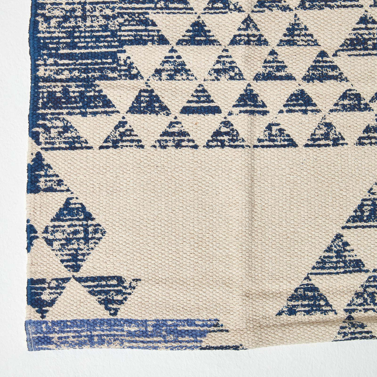Delphi Geometric Style 100% Cotton Printed Rug | 120cm x 180cm | Grey & White