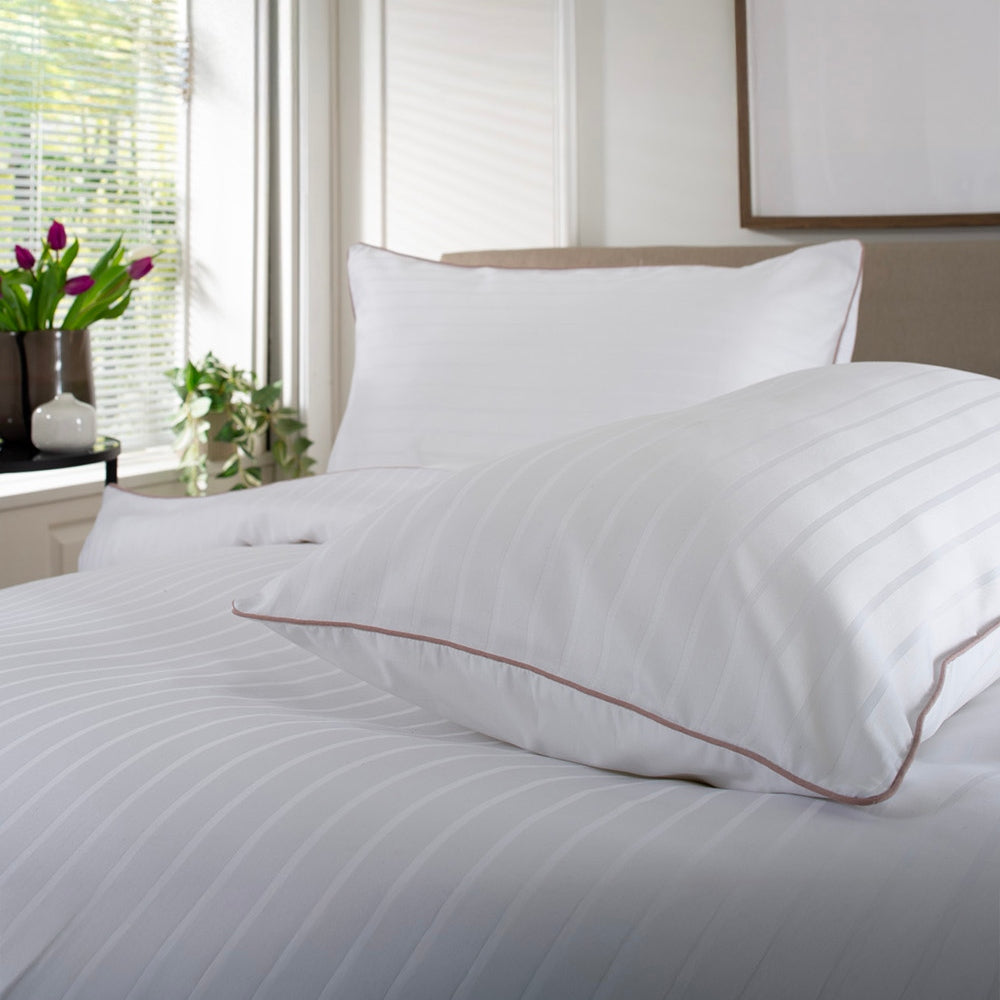 Durrant's Lane 100% Cotton White Duvet Cover Set – 220tc Sateen Stripe With Piped Edge | Double | White
