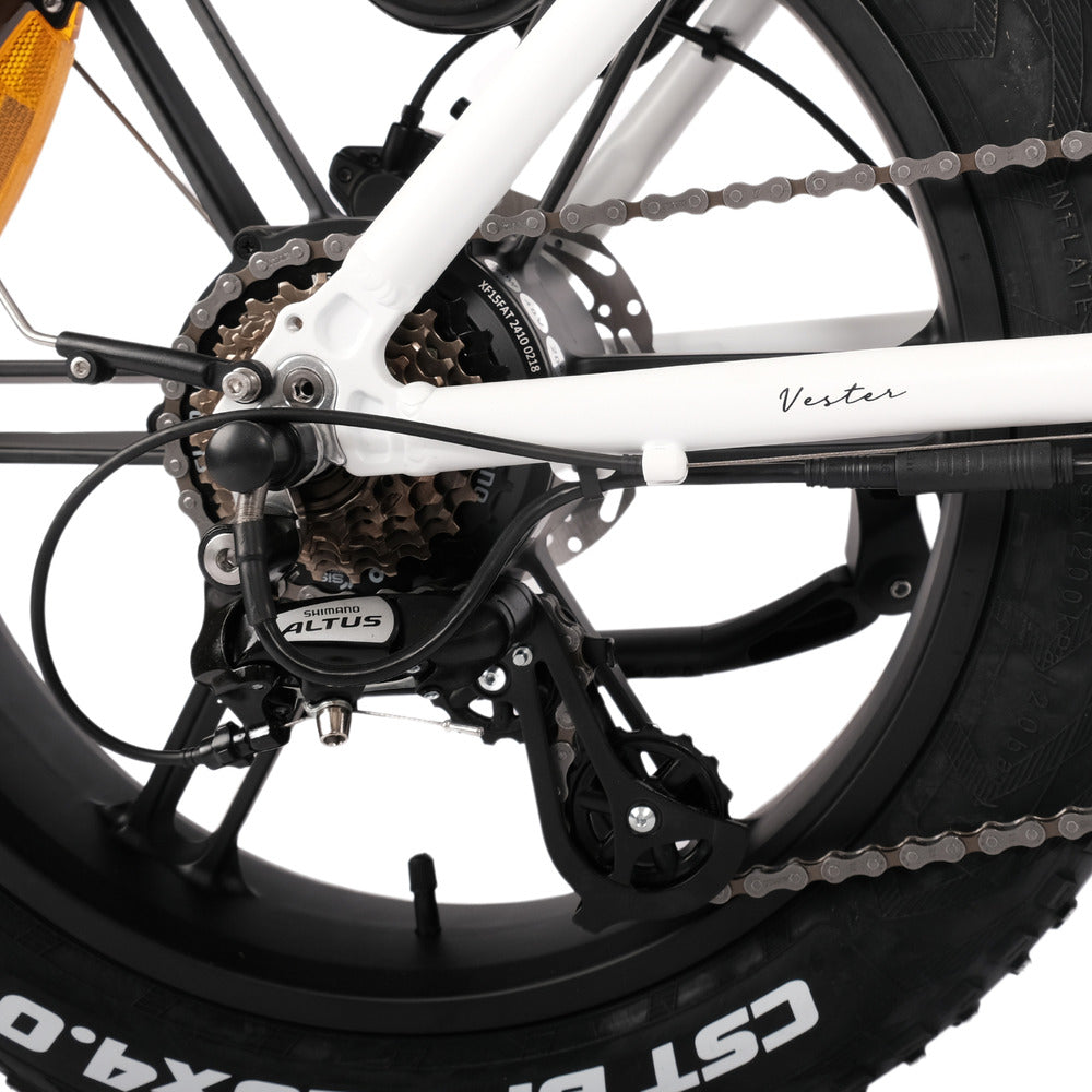 Vester Step 2025 Folding Bike - Fat Tyre E-bike | White