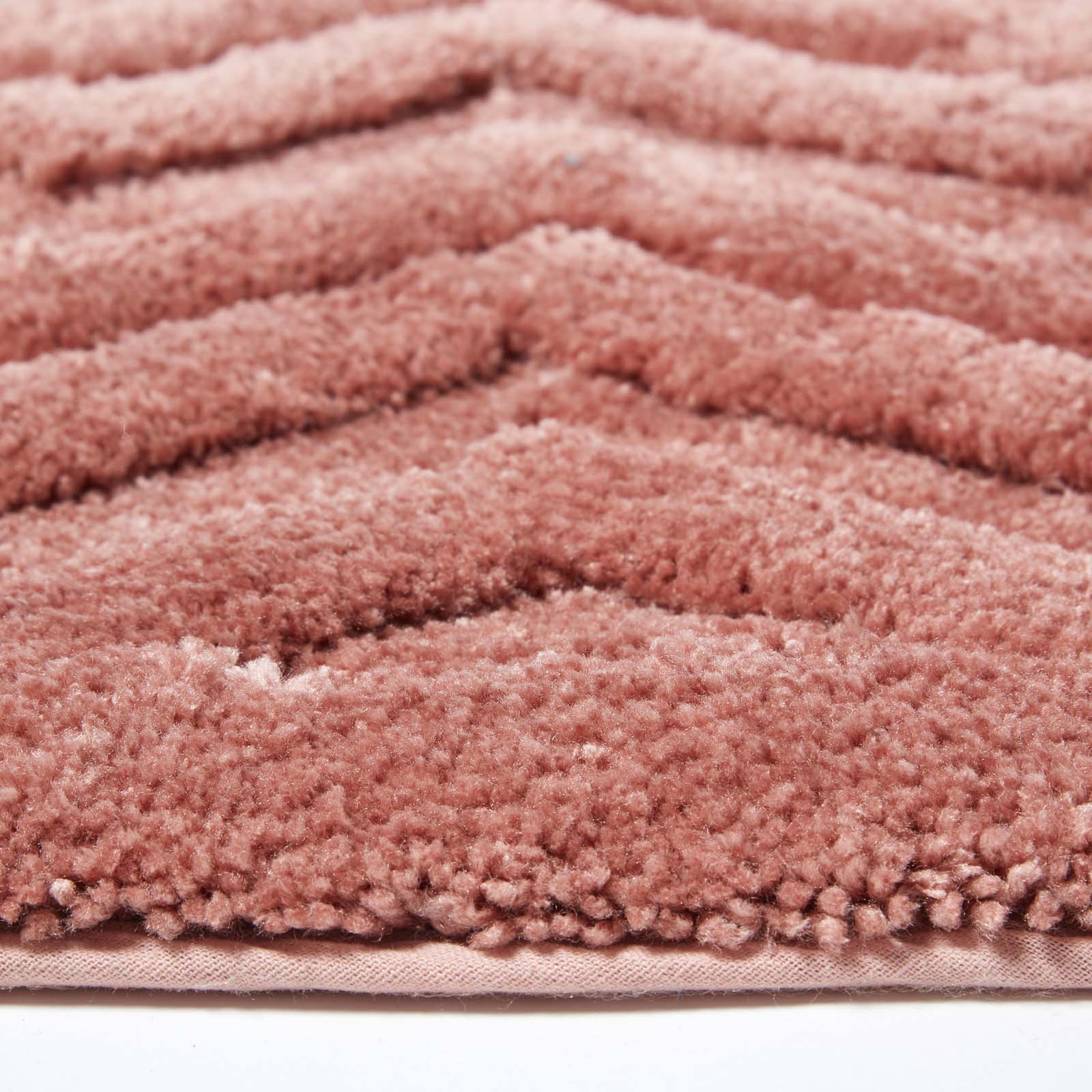 Chevron Geometric Pattern Thick Bathmat | 50 x 80cm | Blush Pink