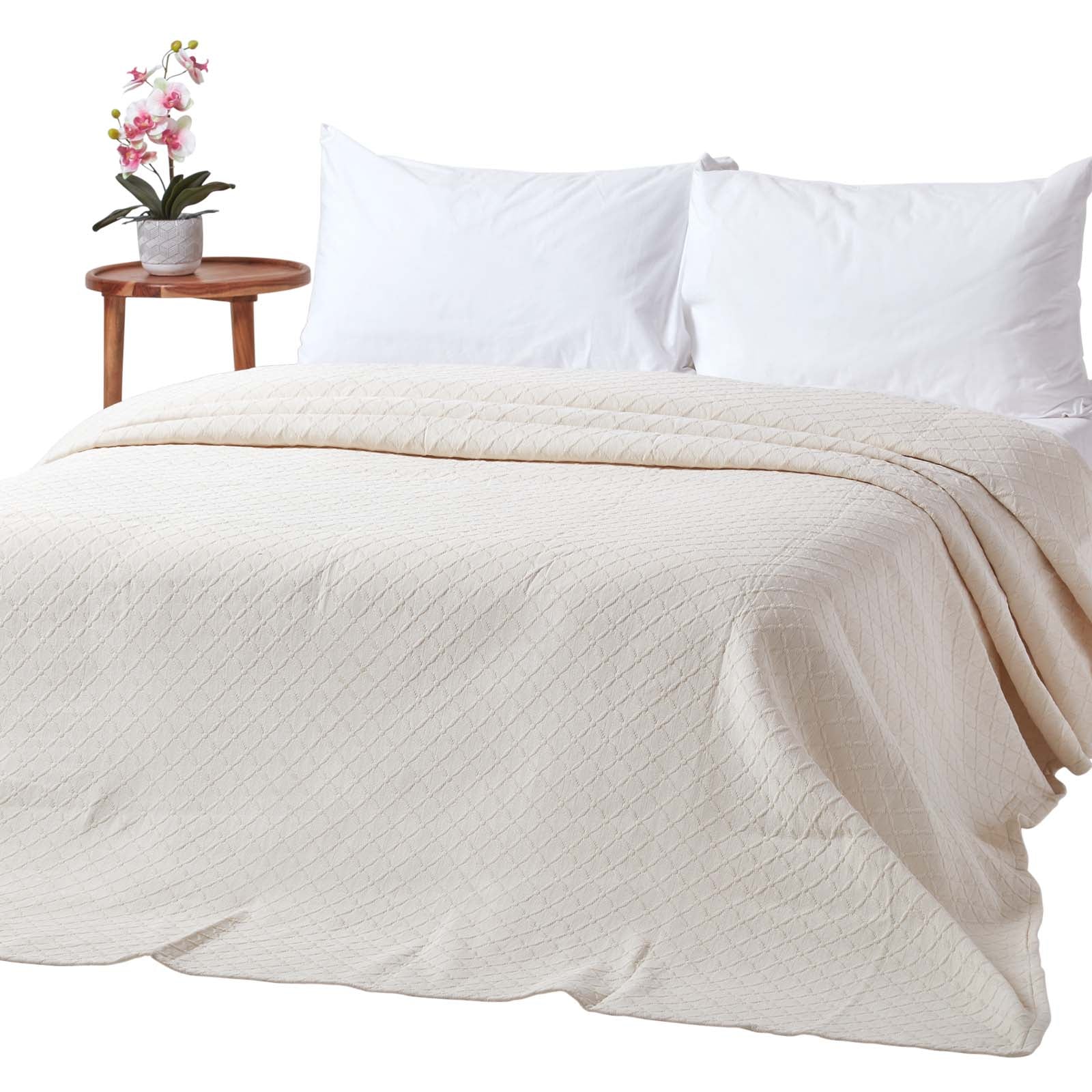Cotton Contemporary Diamond Pattern Matelassé Bedspread | 230cm x 260cm | Cream