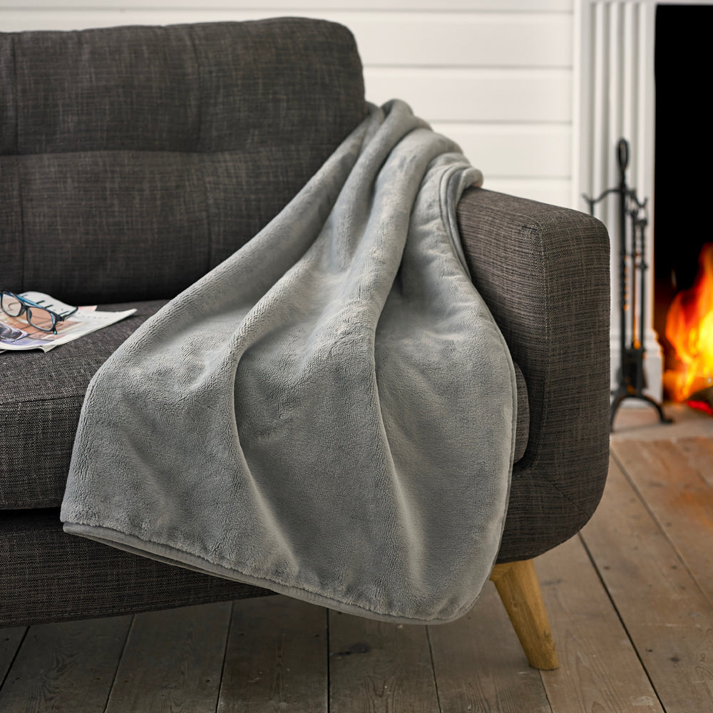 Windsor Heavyweight Coco Plush Throw | 130cm x 180cm | Charcoal