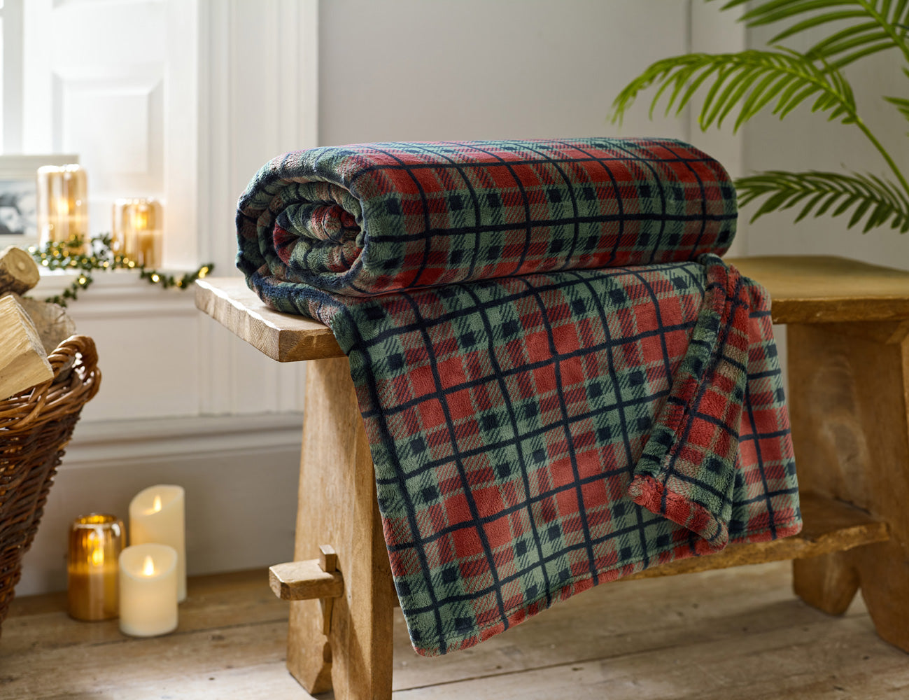 Hattie Check Throw Red – 140x180cm Soft Blanket | 140cm x 180cm | Red