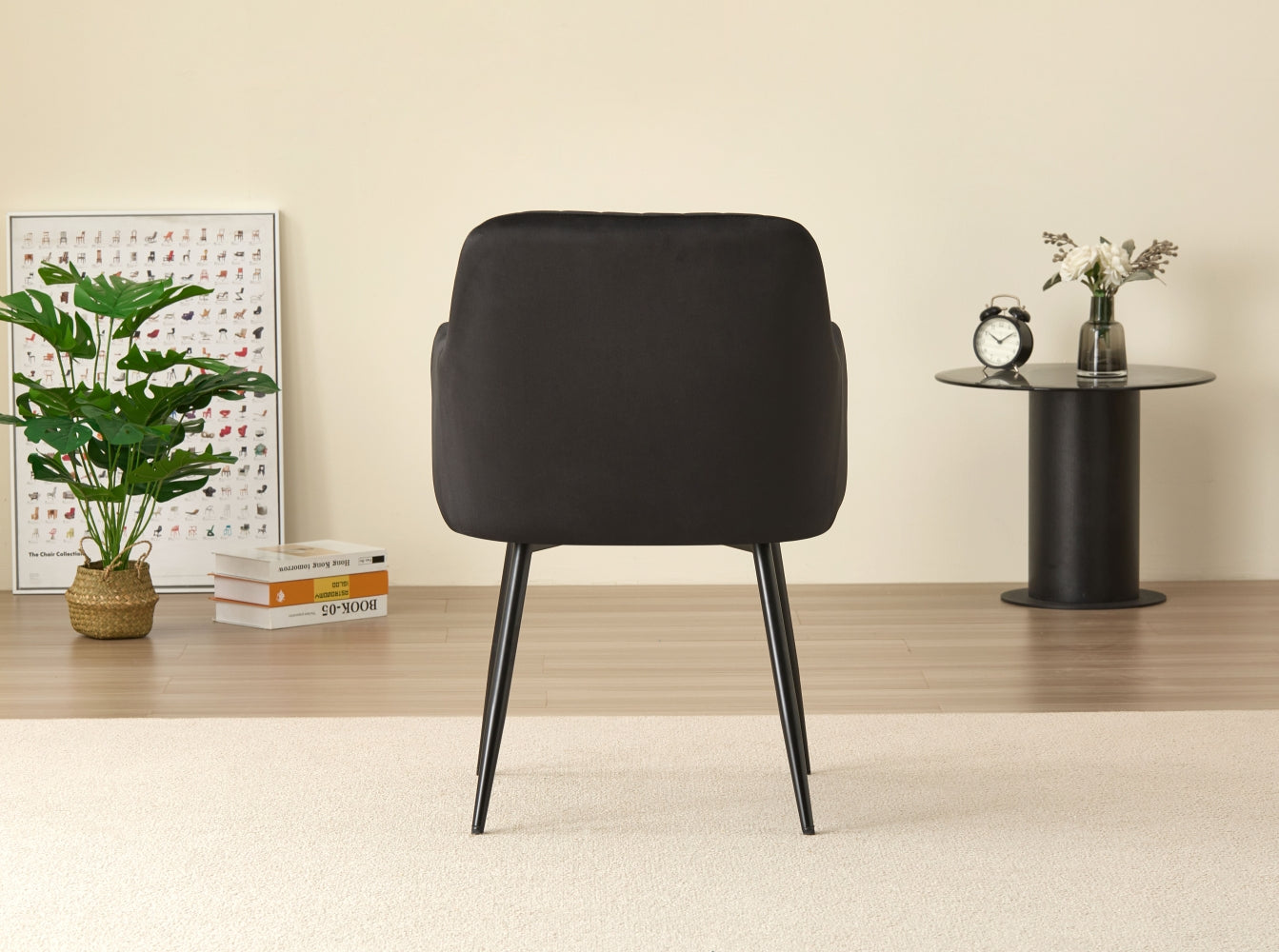 Stylish New York Dining Table Set With 4 Charlotte Velvet Chairs | Black